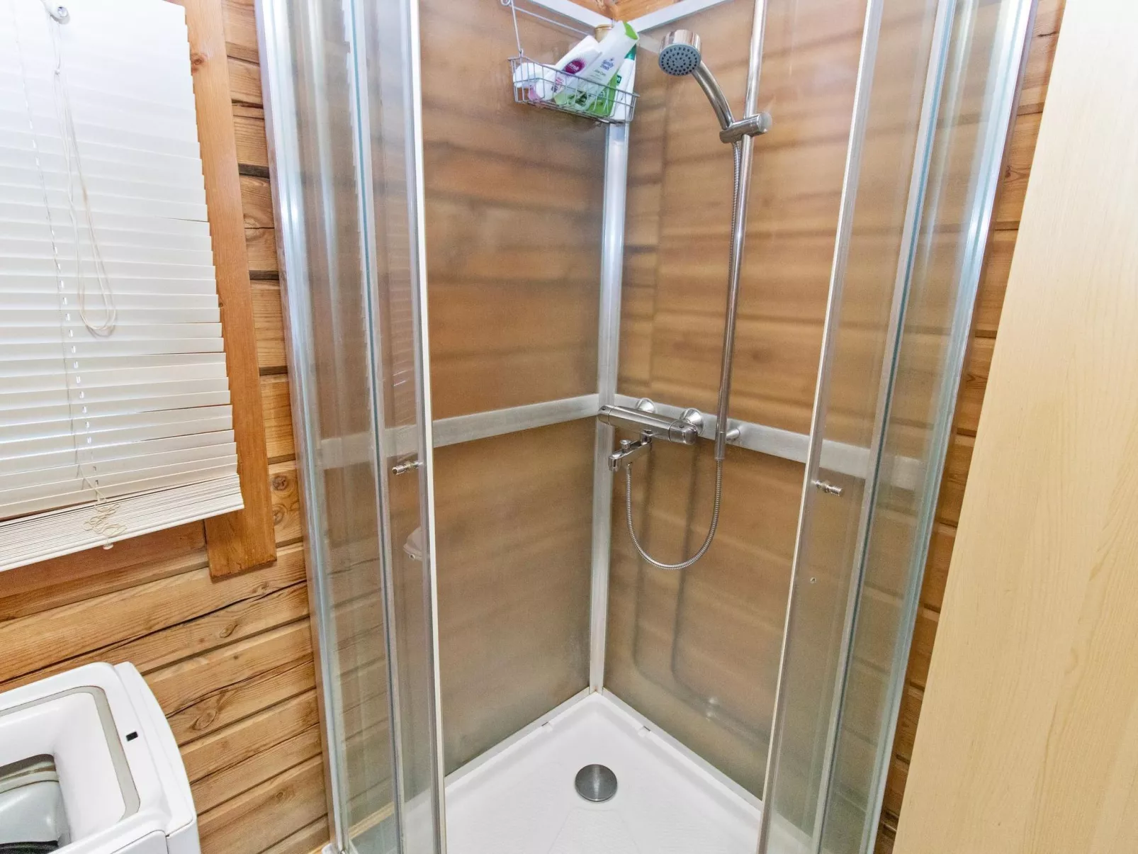 Ressipysäkki 1-Inside