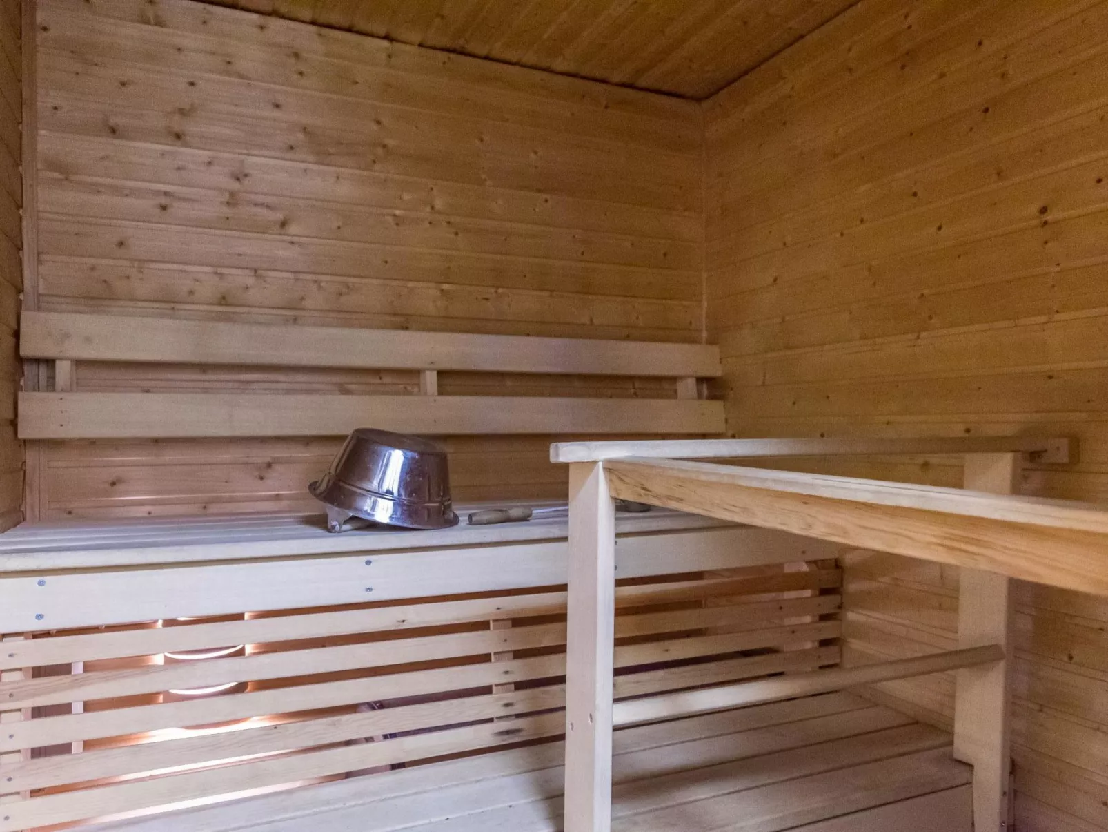 Saariseläntie 8 b 7-Dedans