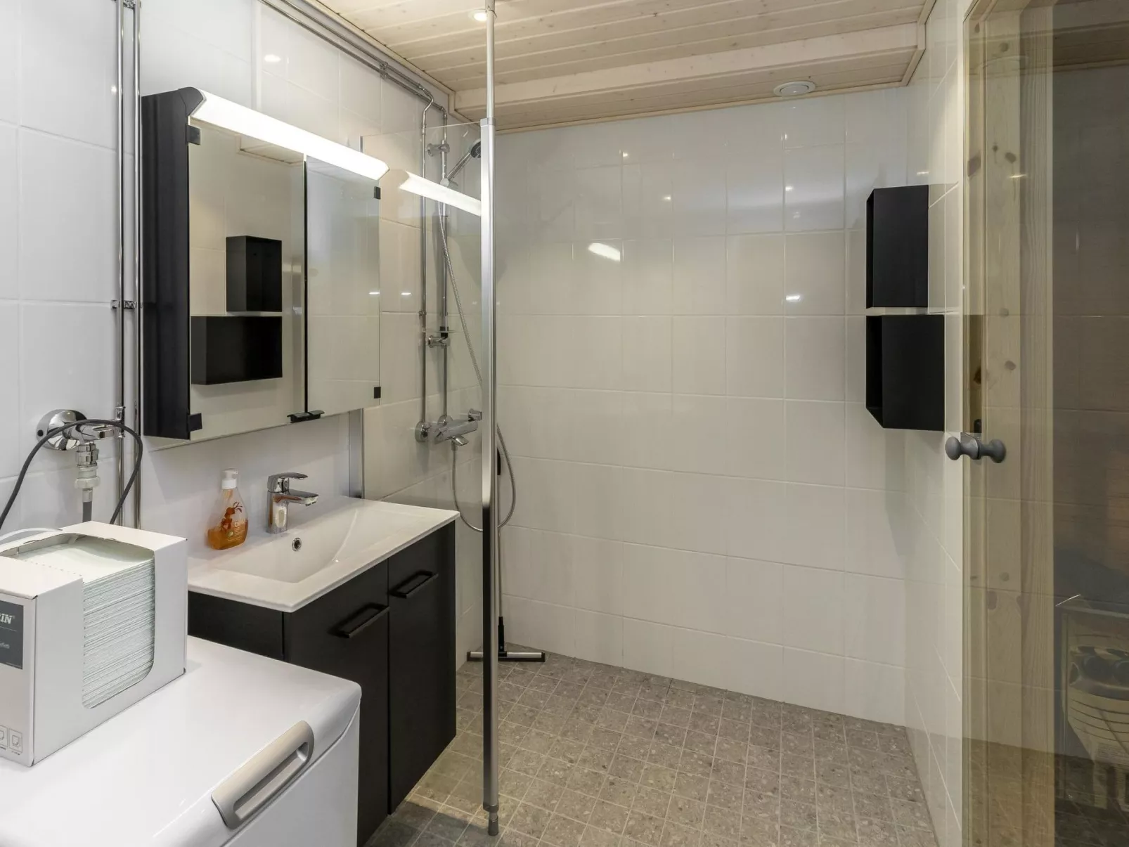 Teerenpesue e 36 gaissa-Inside