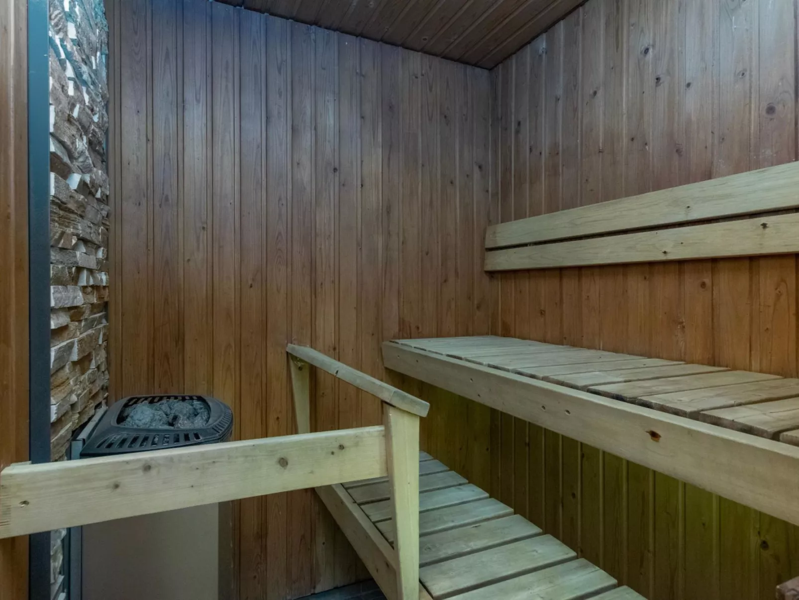 Saarihely a 2-Dedans