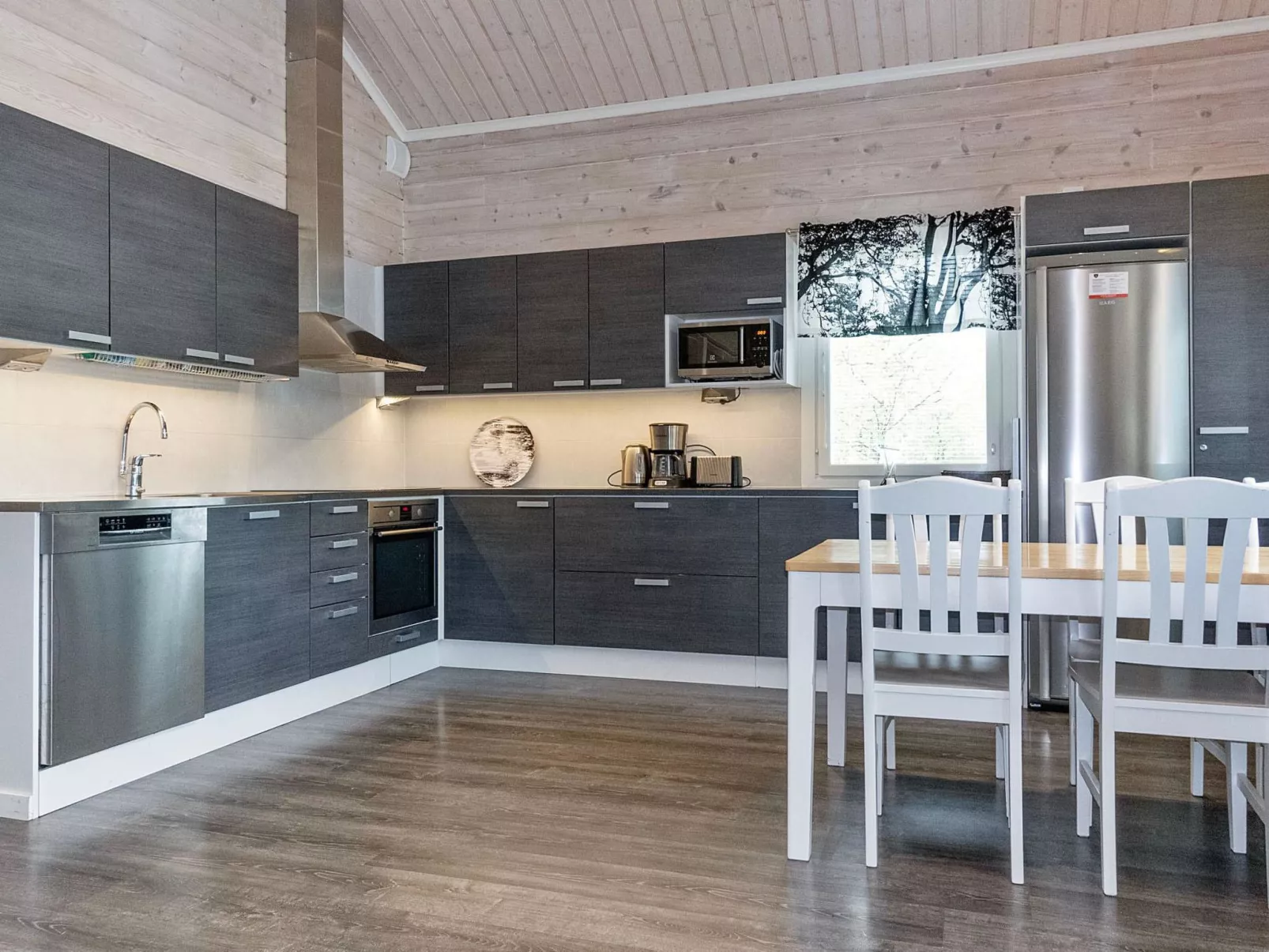 Mökki tenolla-Drinnen