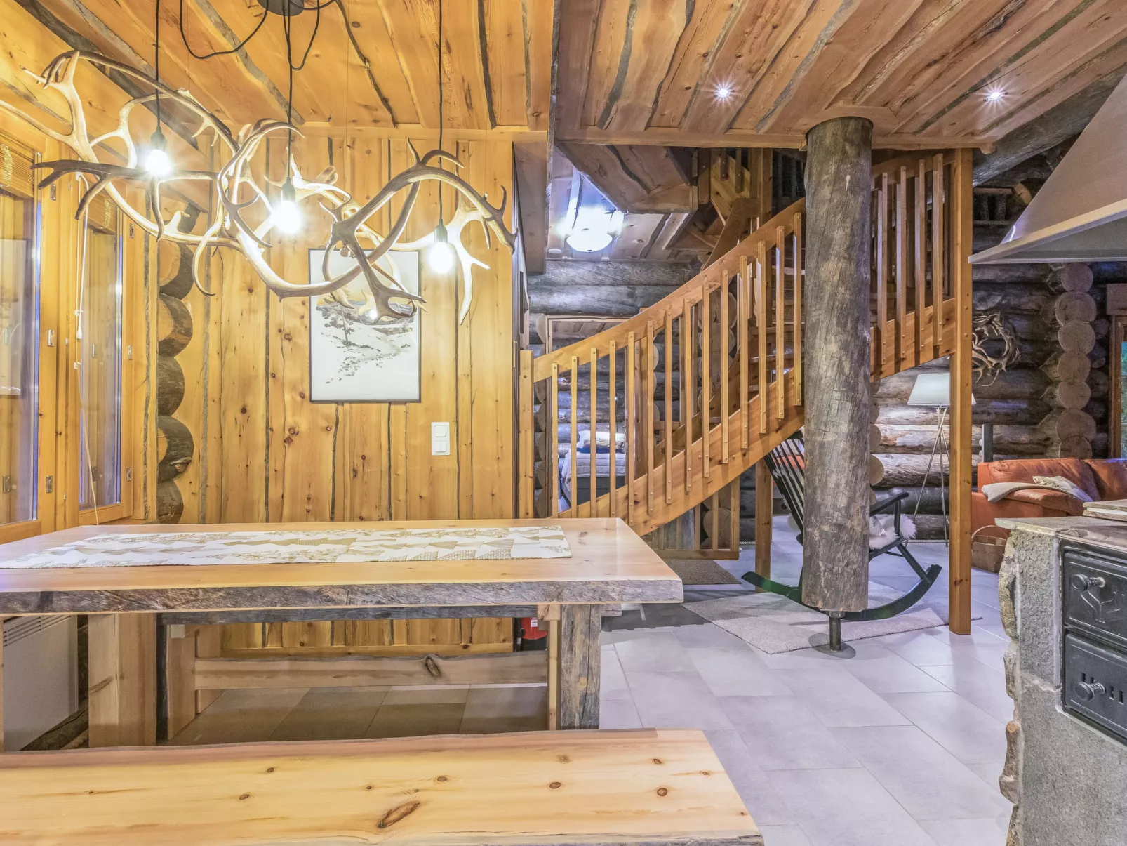 Menninkäisenkolo-Inside