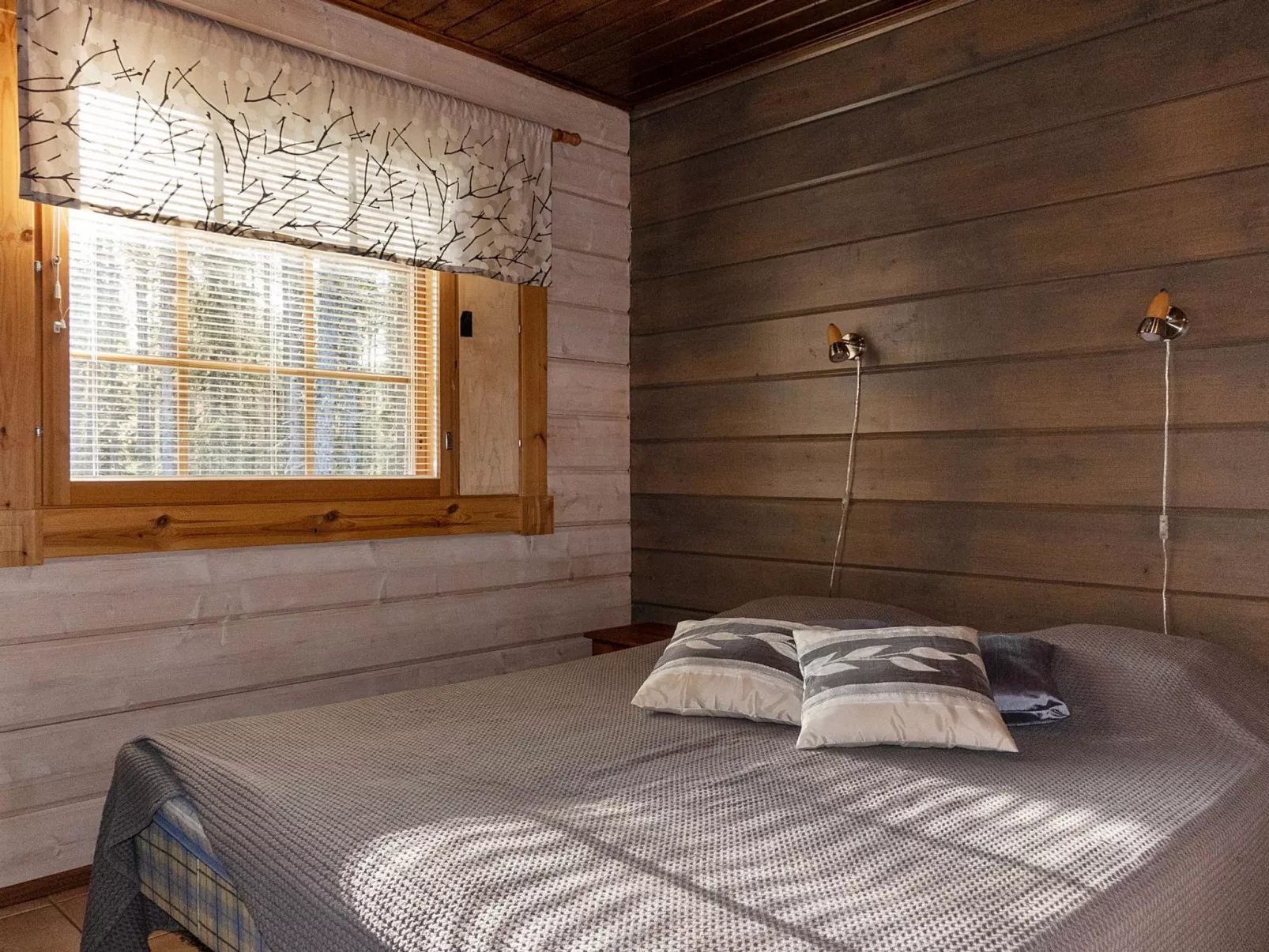 Puuhapirtti 1-Drinnen