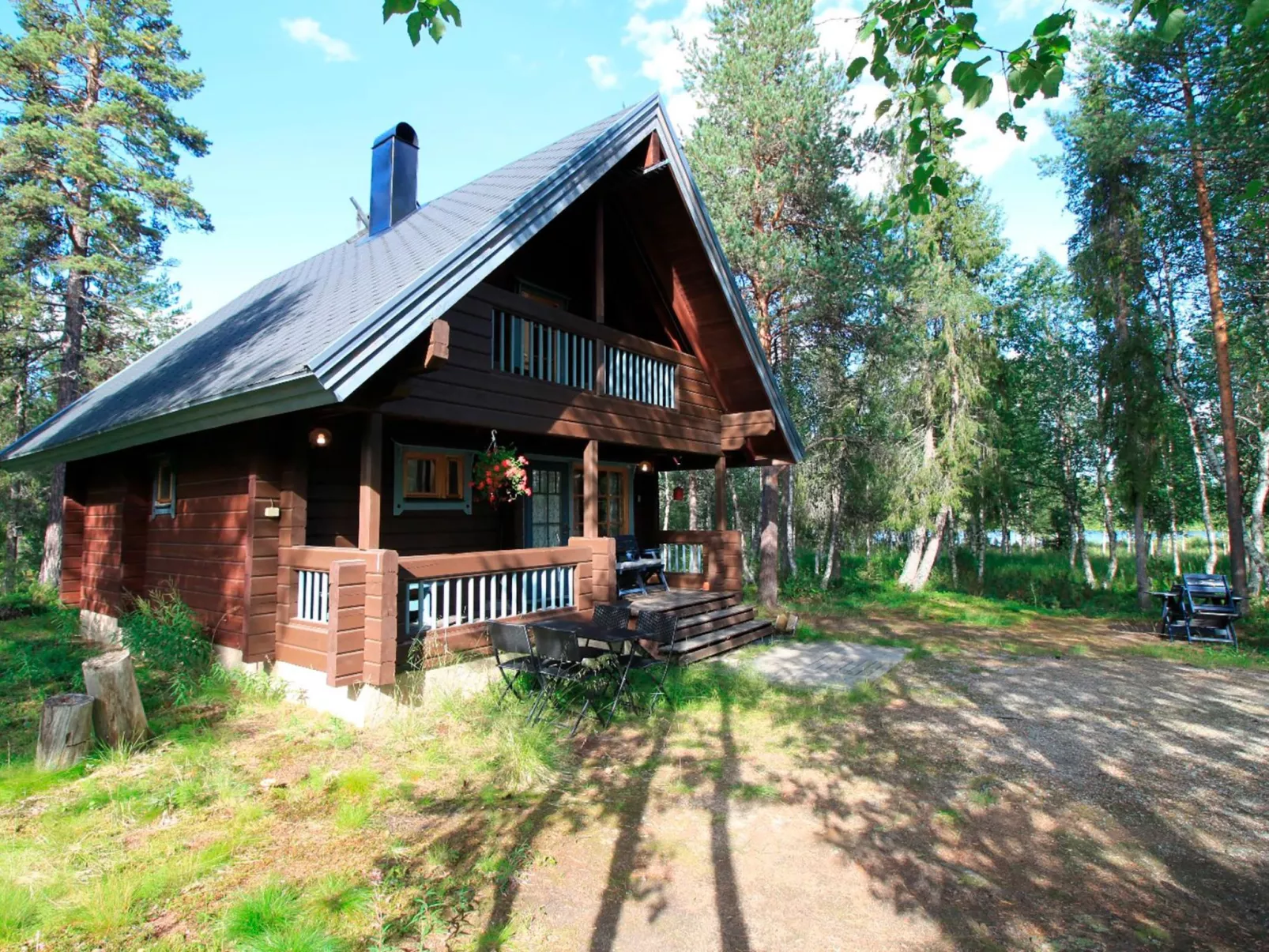 Marjatan mökki-Inside