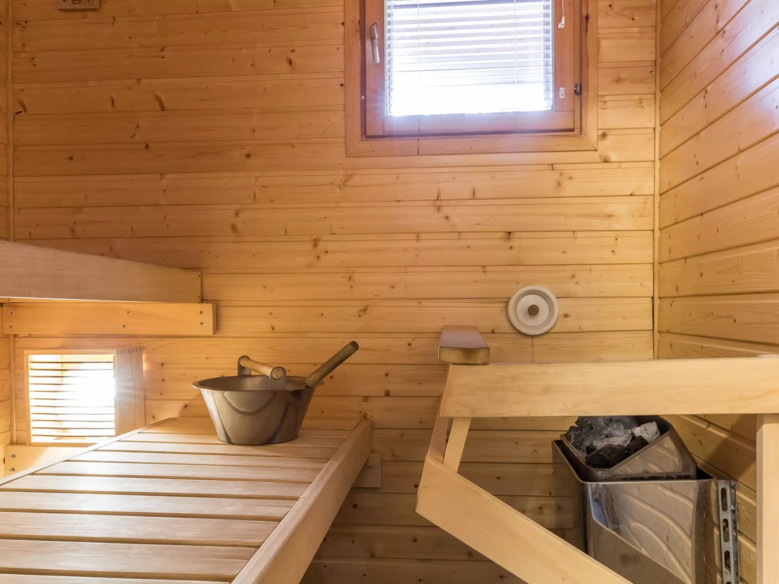 Kuerkartano 3/armas-Drinnen