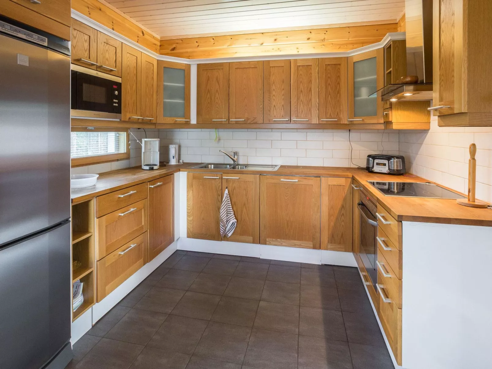 Lomaylläs / hankipolku 2-Inside