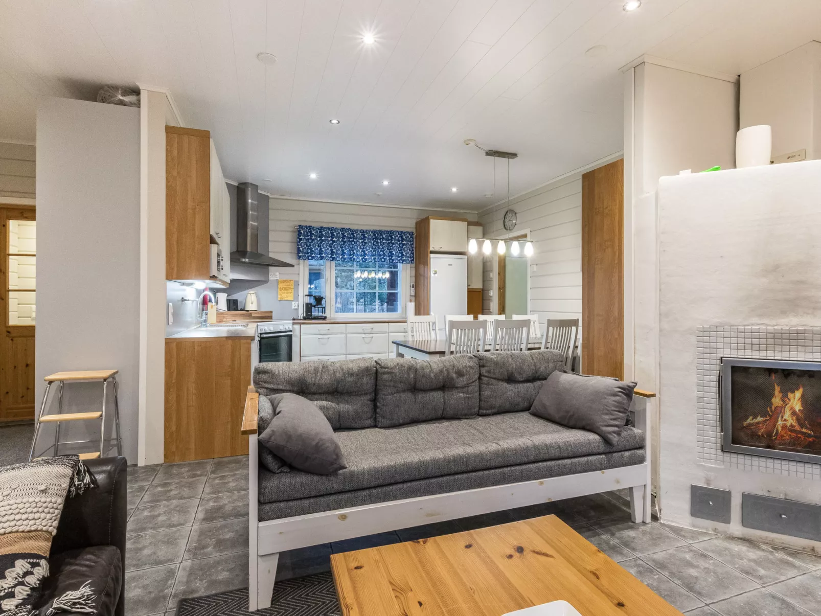 Tuulenpuuska-Drinnen