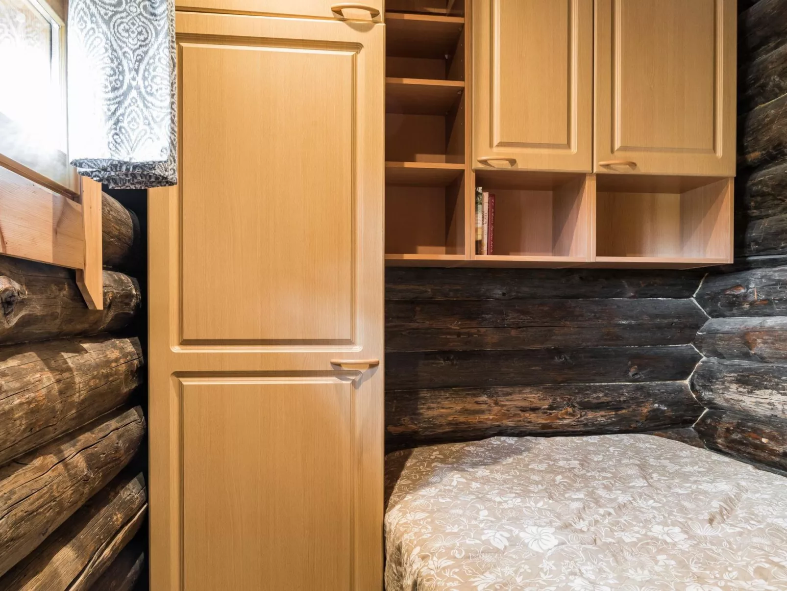 Tievatupa 1, isompi-Drinnen