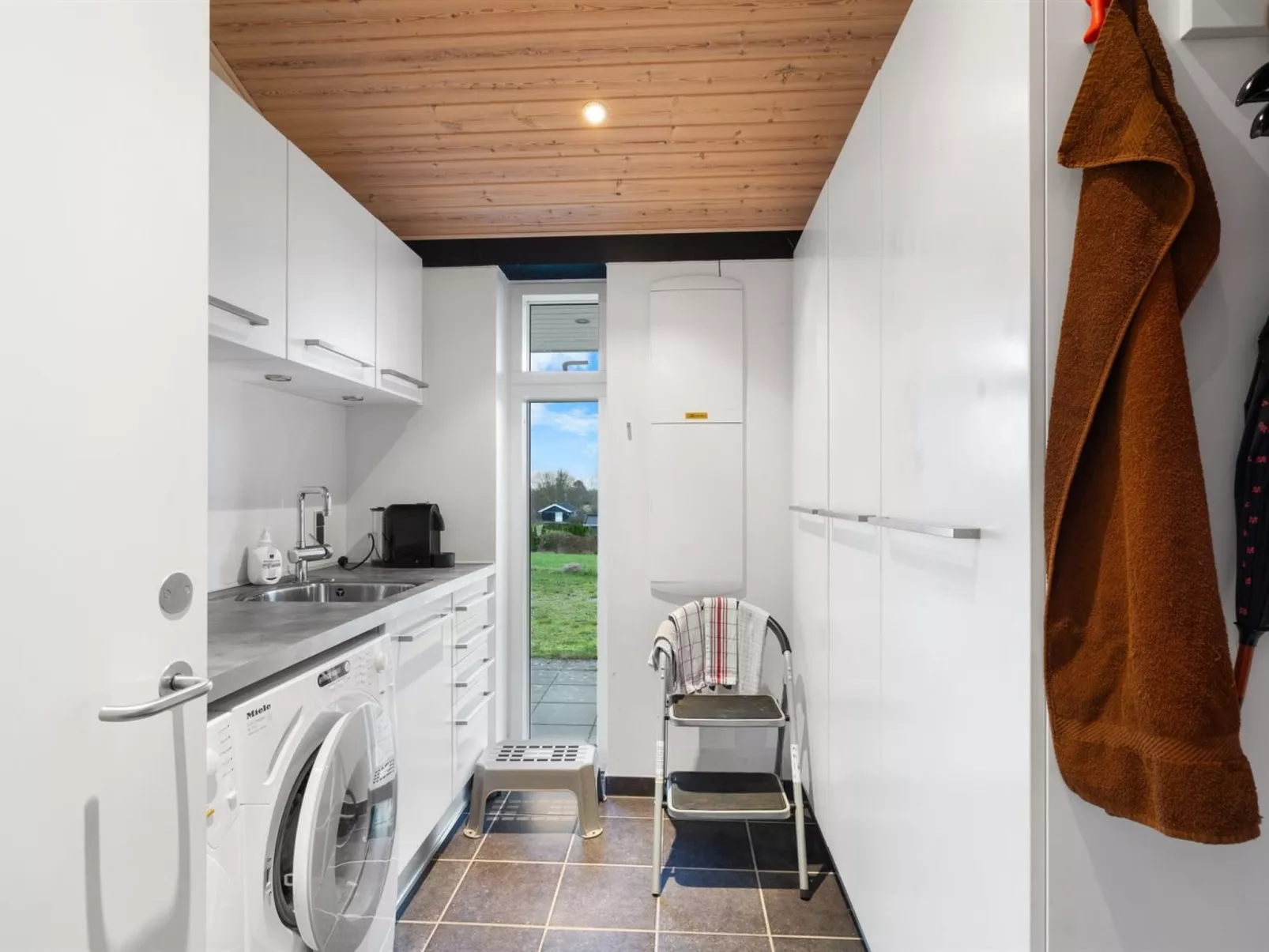 "Erlinda" - 600m from the sea-Inside