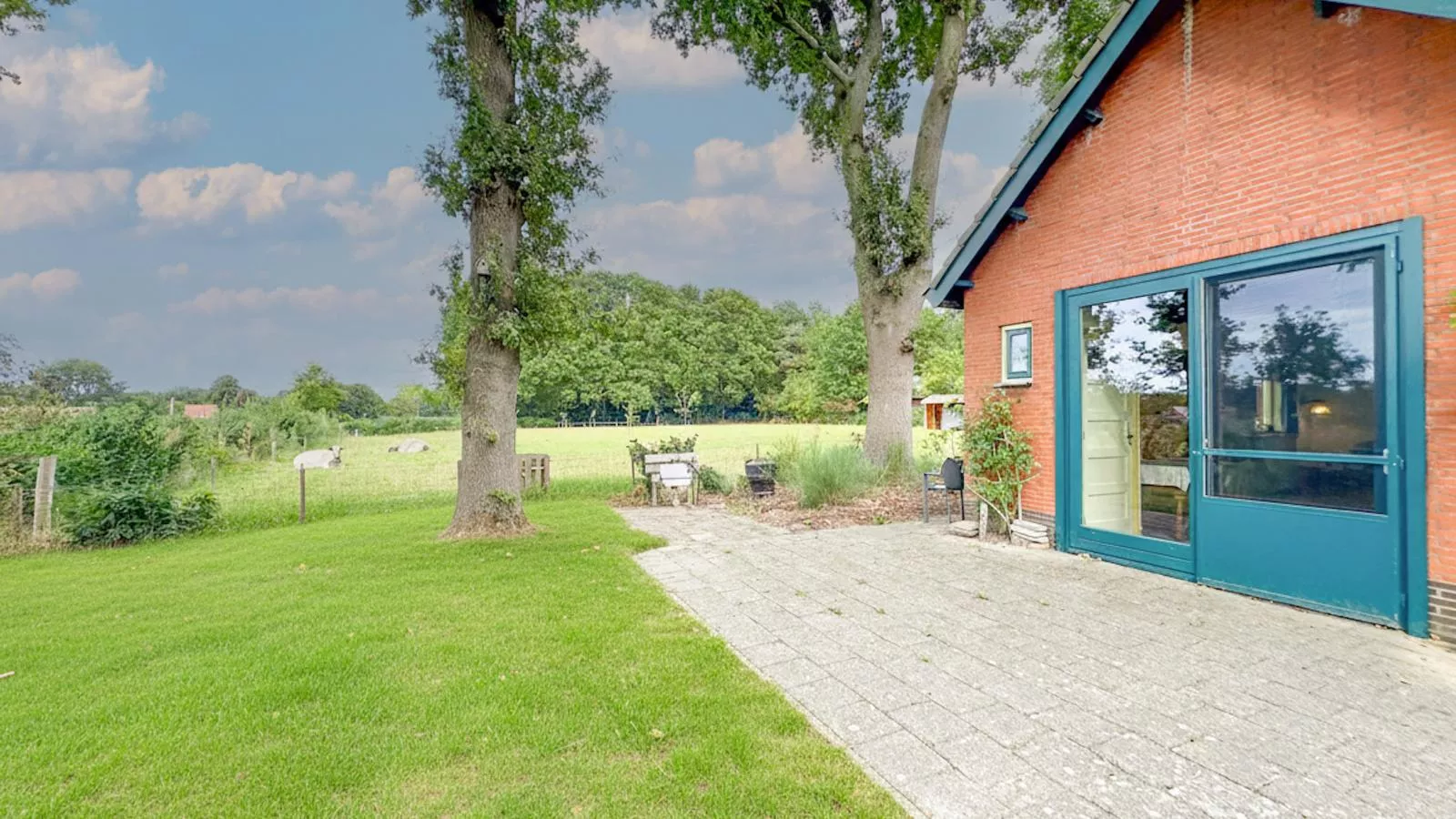 Het Bunt-Exterior in summer