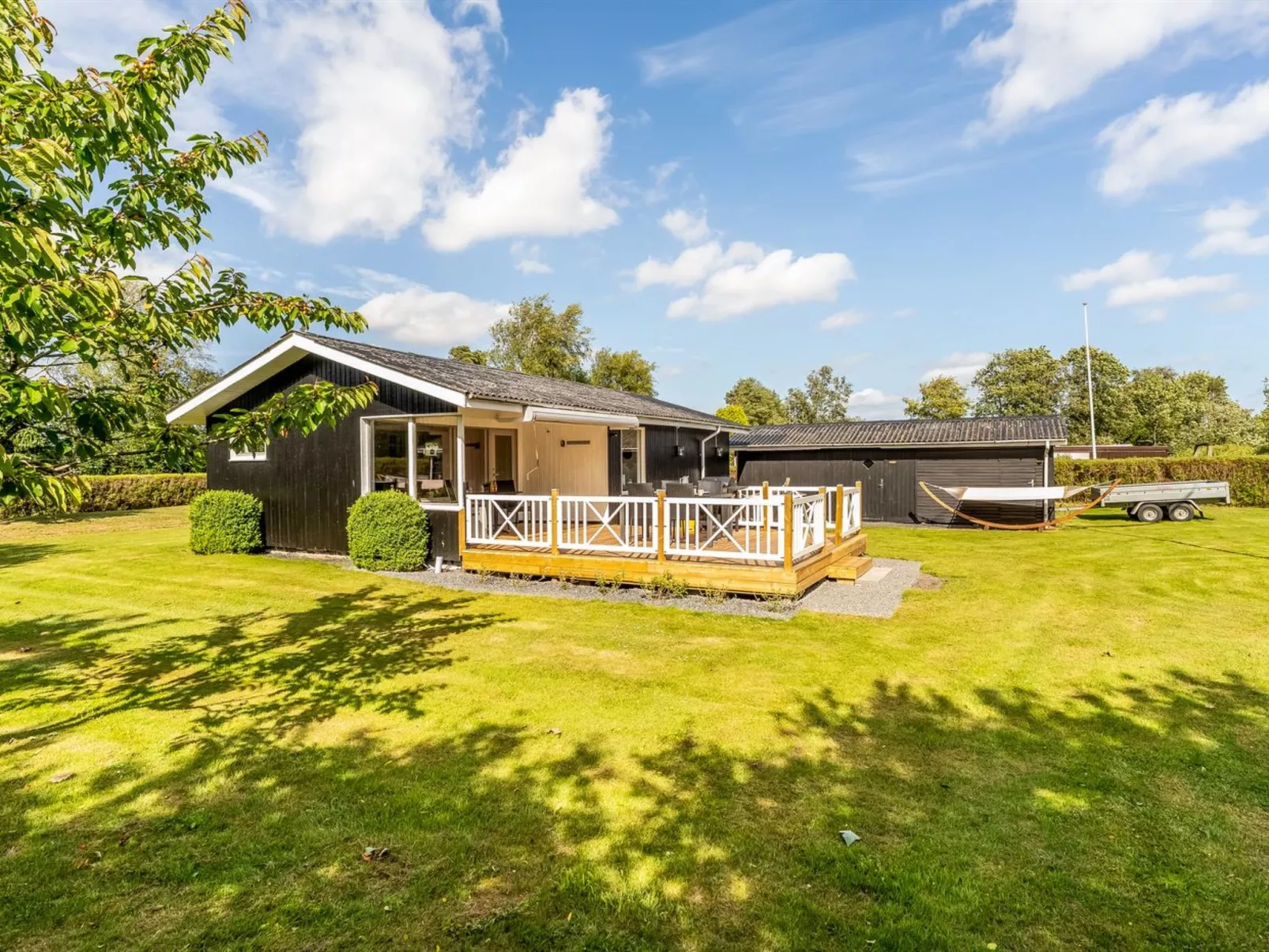 "Helma" - 500m to the fjord-Outside