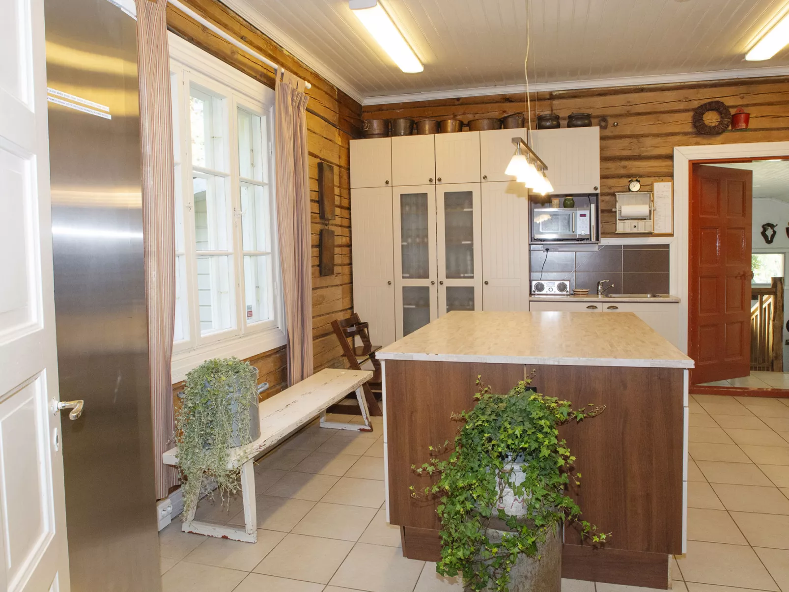 Päätalo, mökkilomat ja perhejuhlat-Dedans