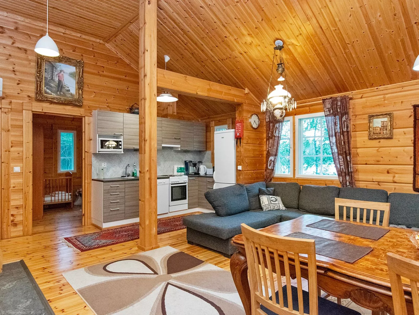 Mökki mikkola-Dedans