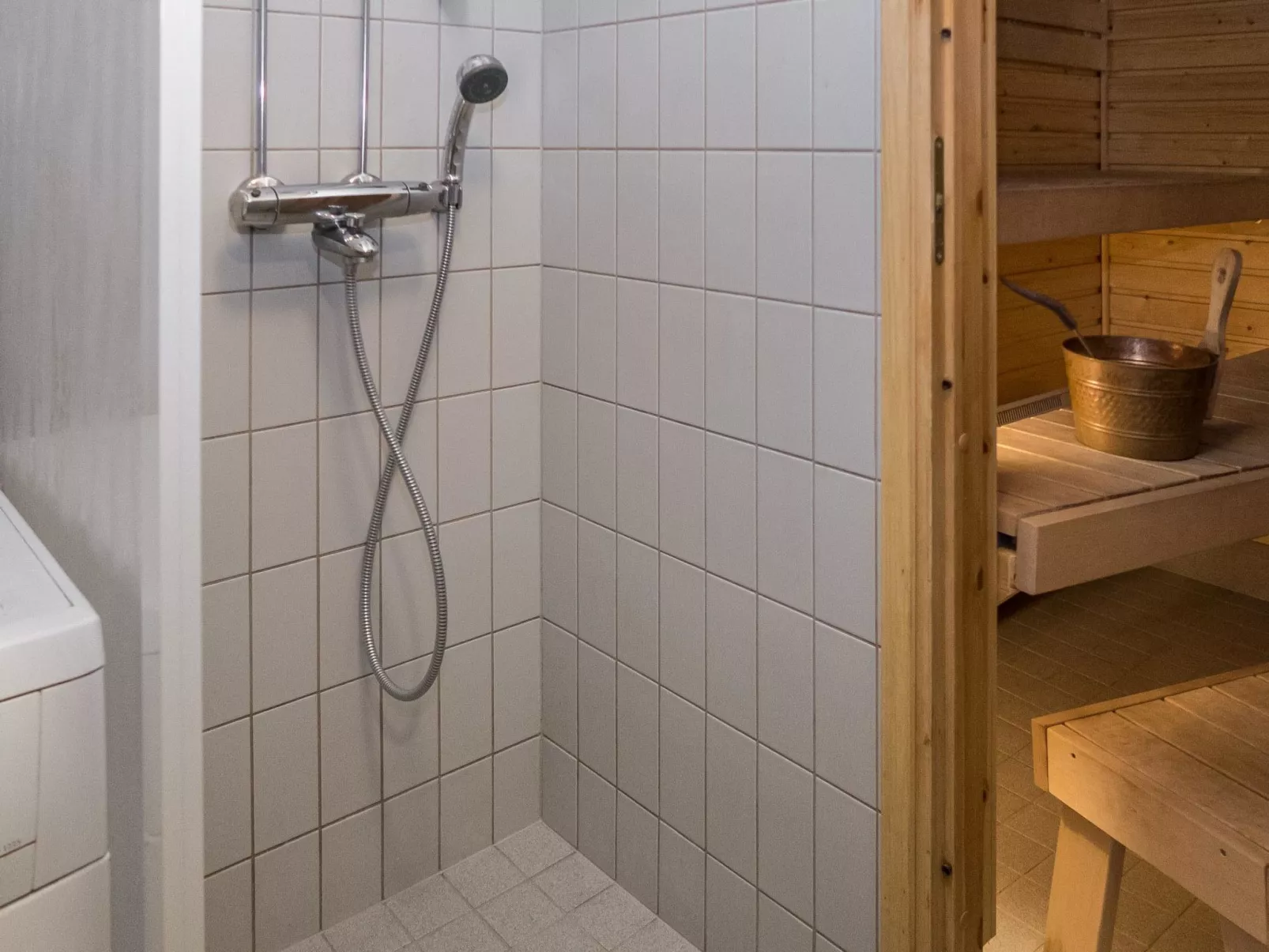 Karhunvartijan linna b11-Drinnen