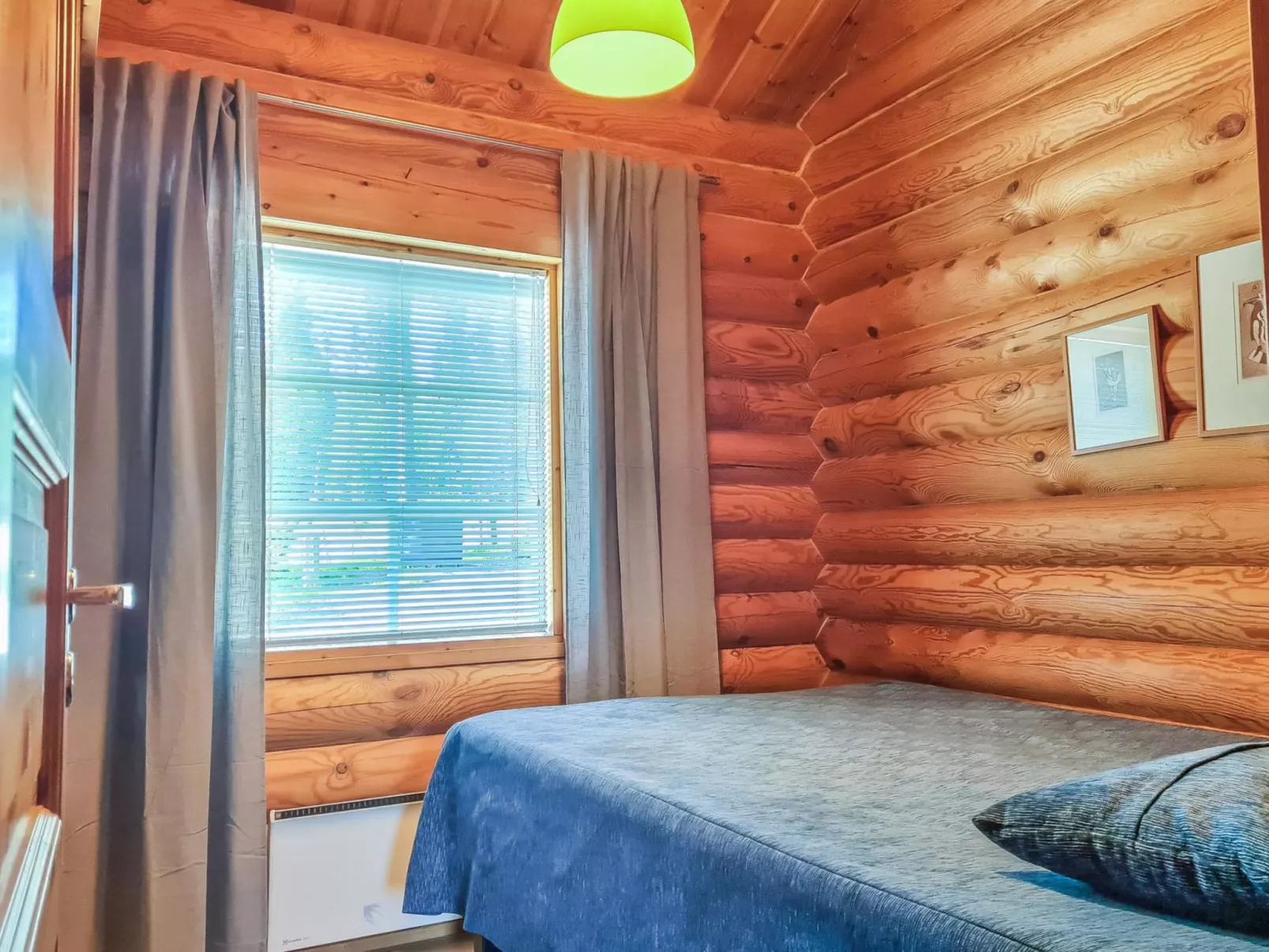 Vuosselinkulma 1-Dedans