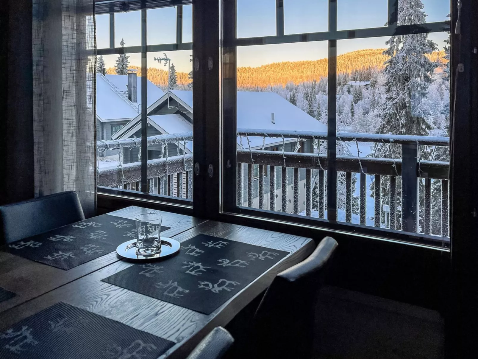 Vuosselinkulma 4-Dedans