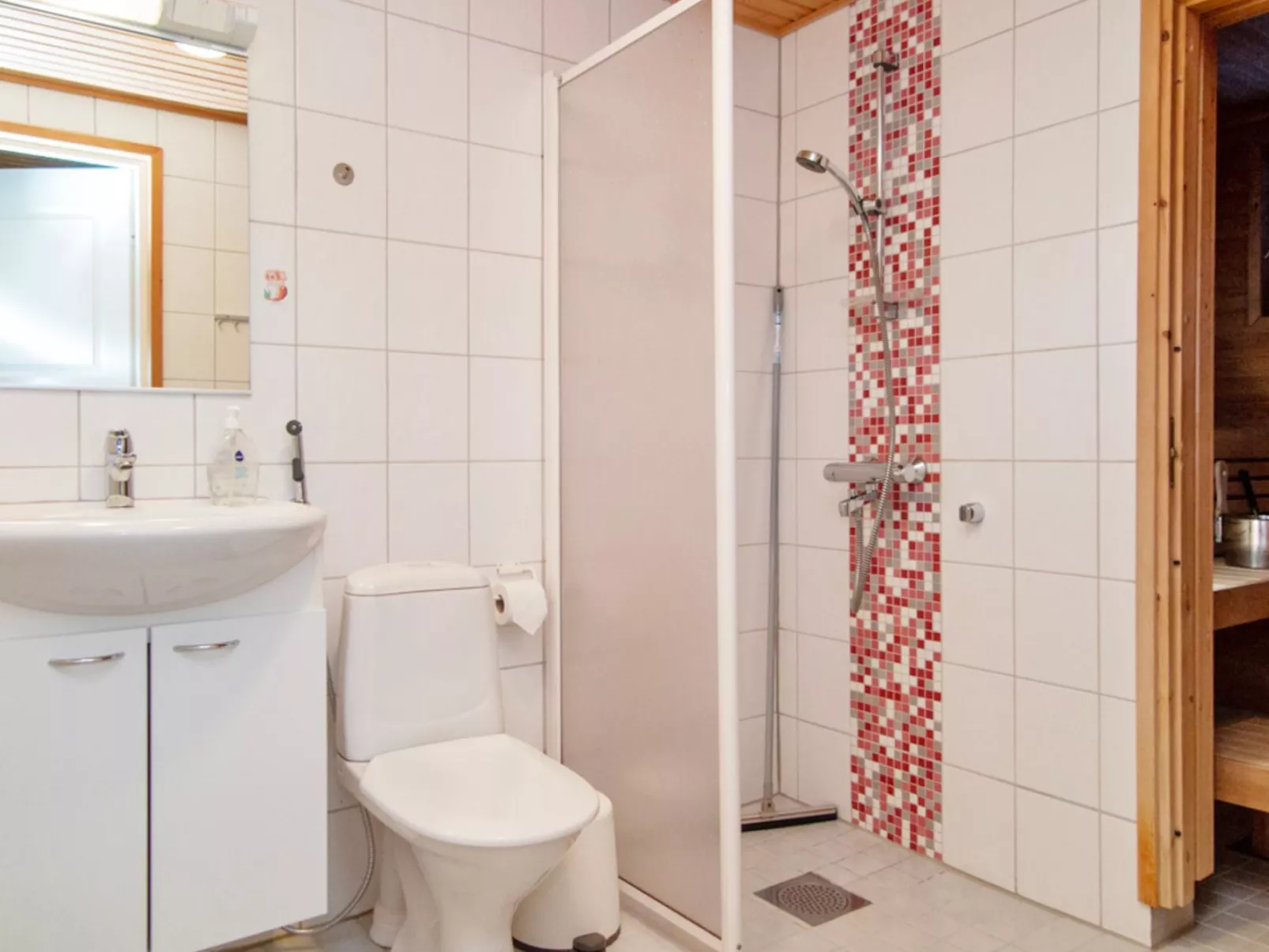 Alppitalo punatähti 7 as 2-Inside