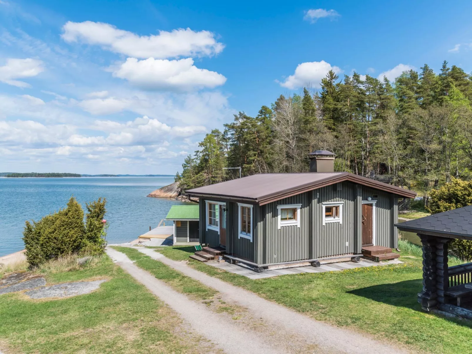 Villa pääsky-Drinnen