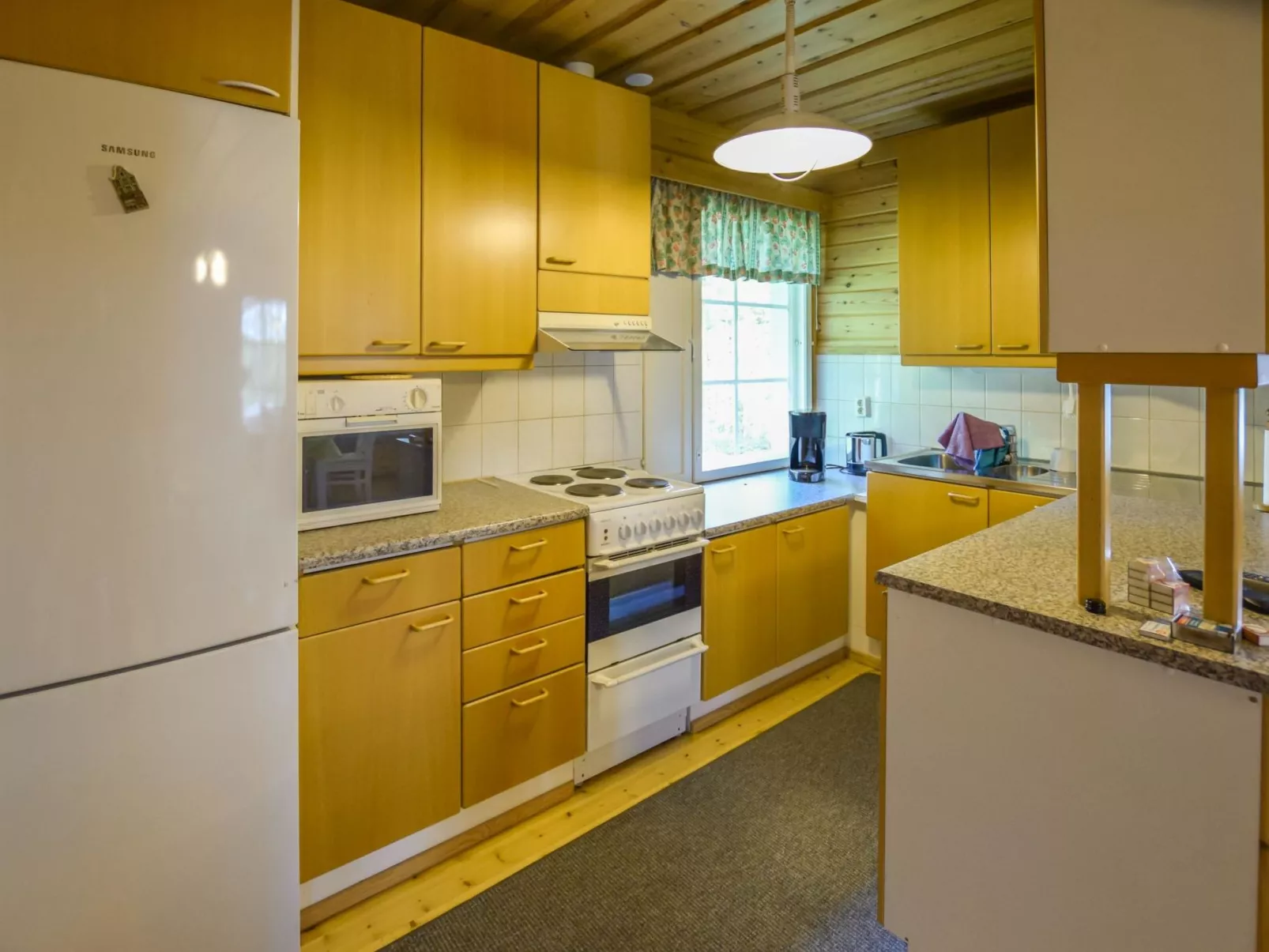 Sieralahden lomakylä, mökki 2-Dedans