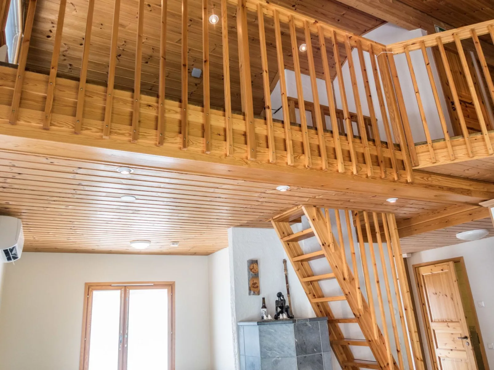 Latukatti 5 c-Drinnen