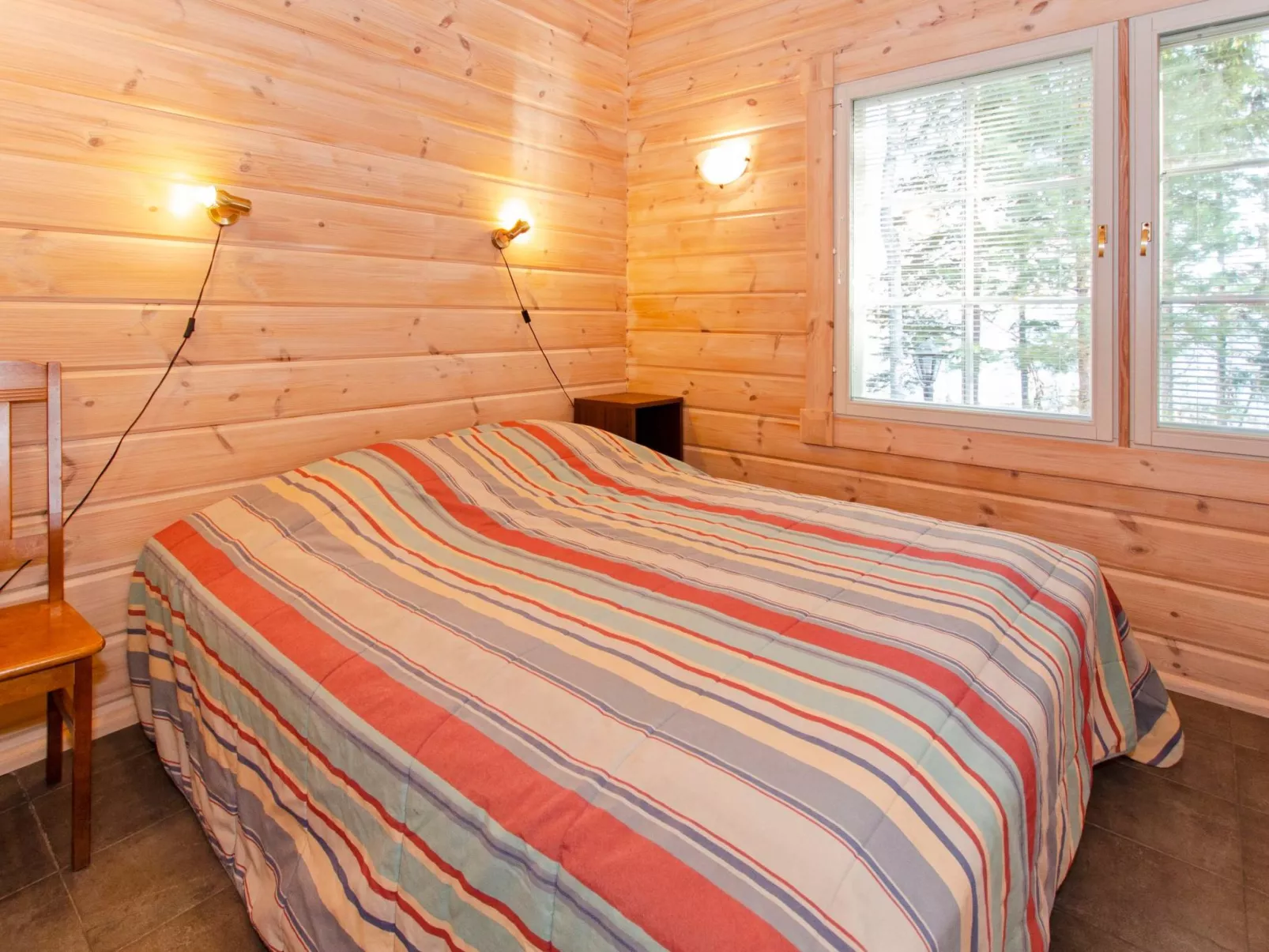 Amero purnu 2-Dedans