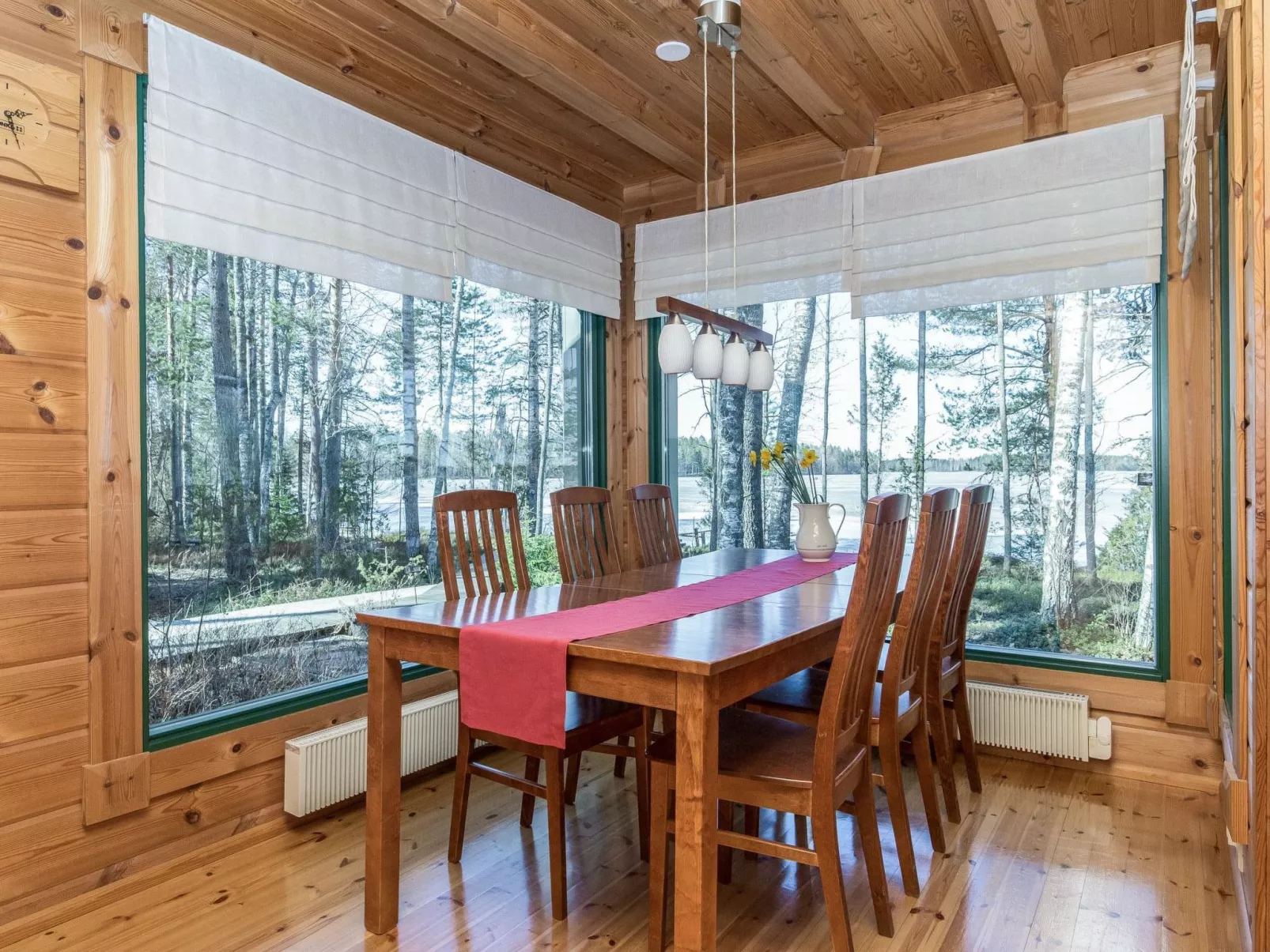 Villa populus-Dedans