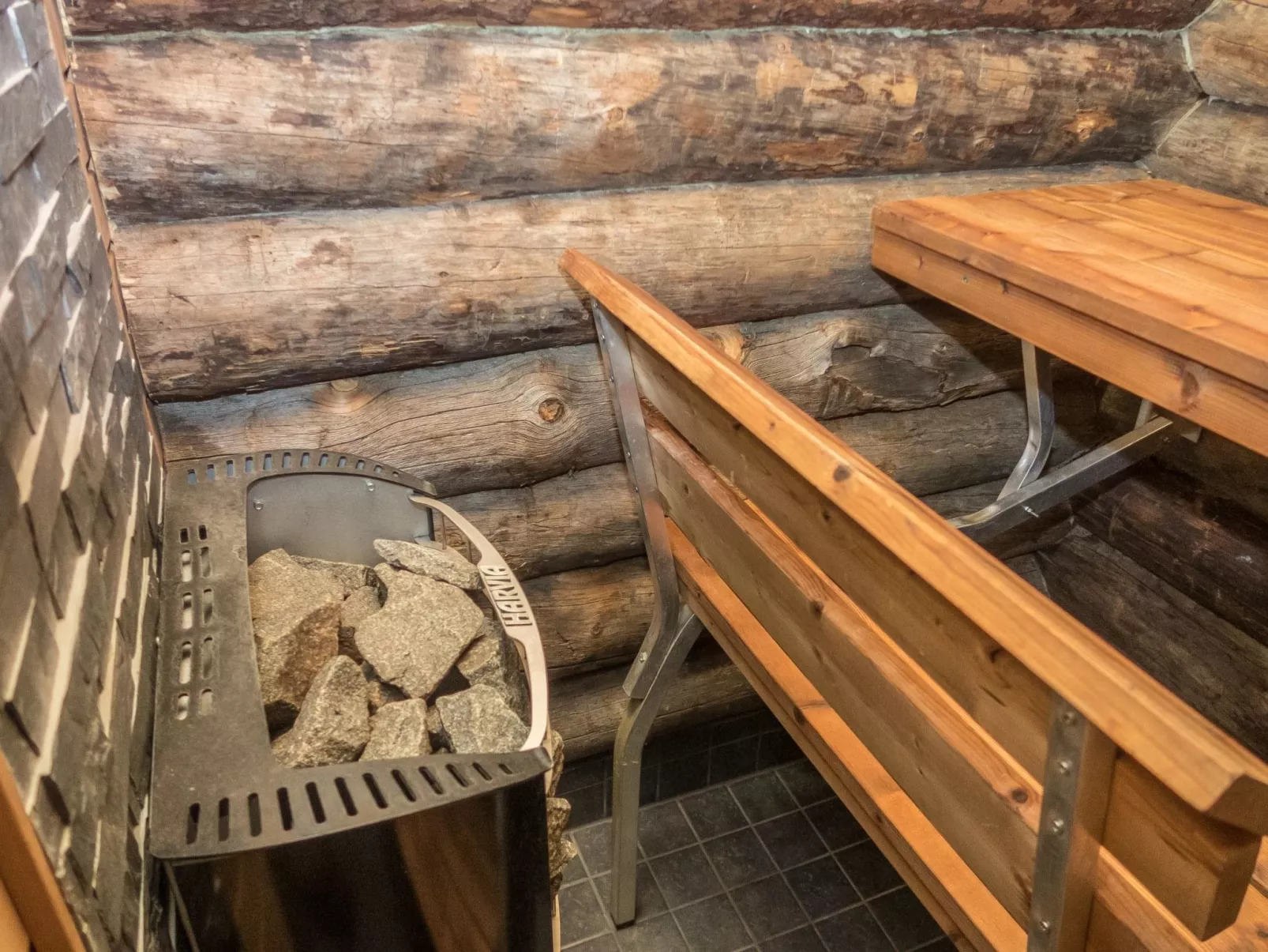 Salmikangas f1-Dedans