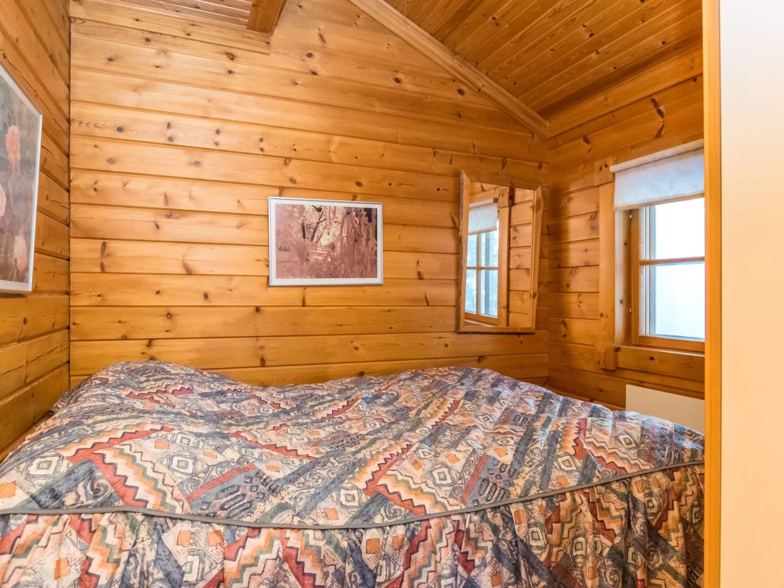 Ukkoloma b paritalo-Drinnen