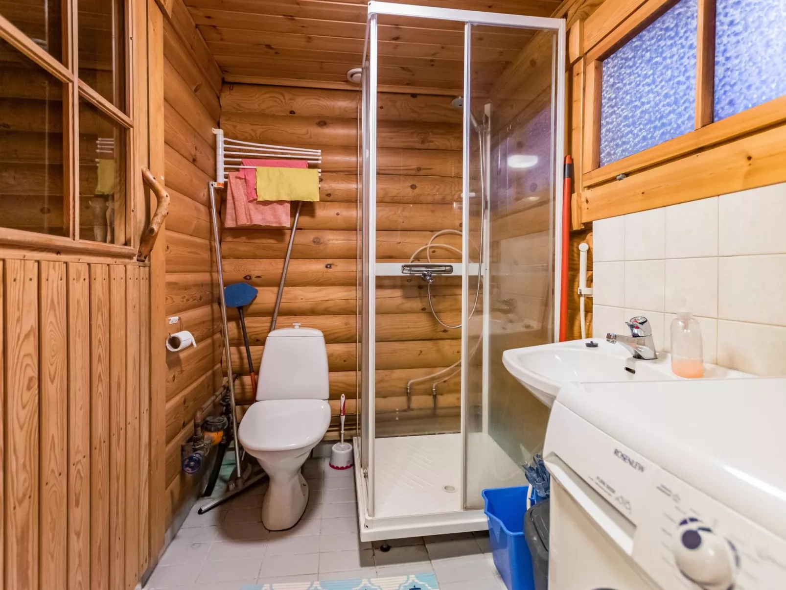 Kultapaljakka 4-Inside