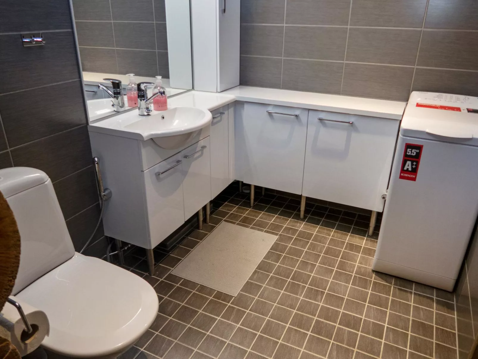 Agenttimajat 1-Dedans