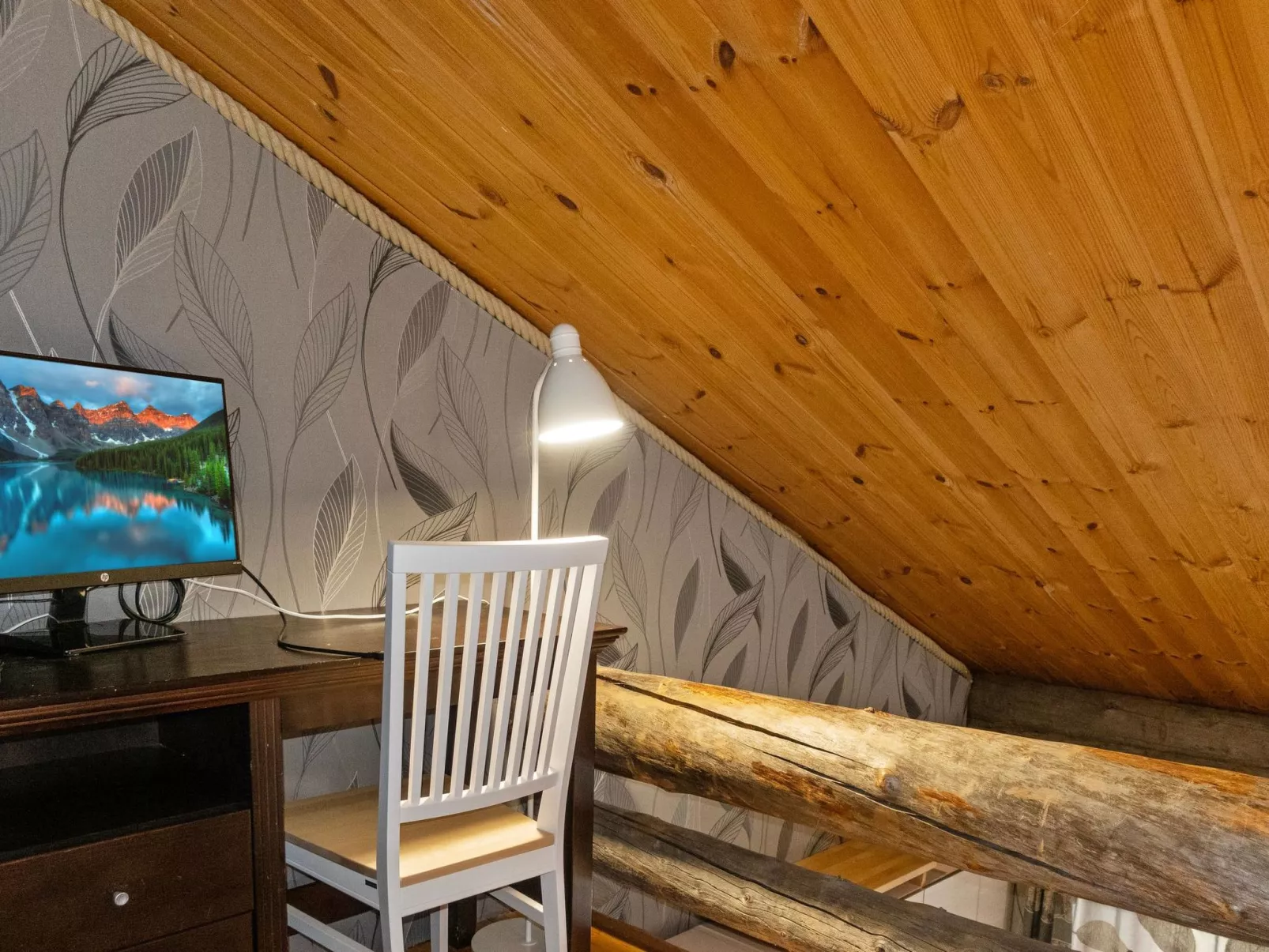 Sallanhelmi b1-Inside