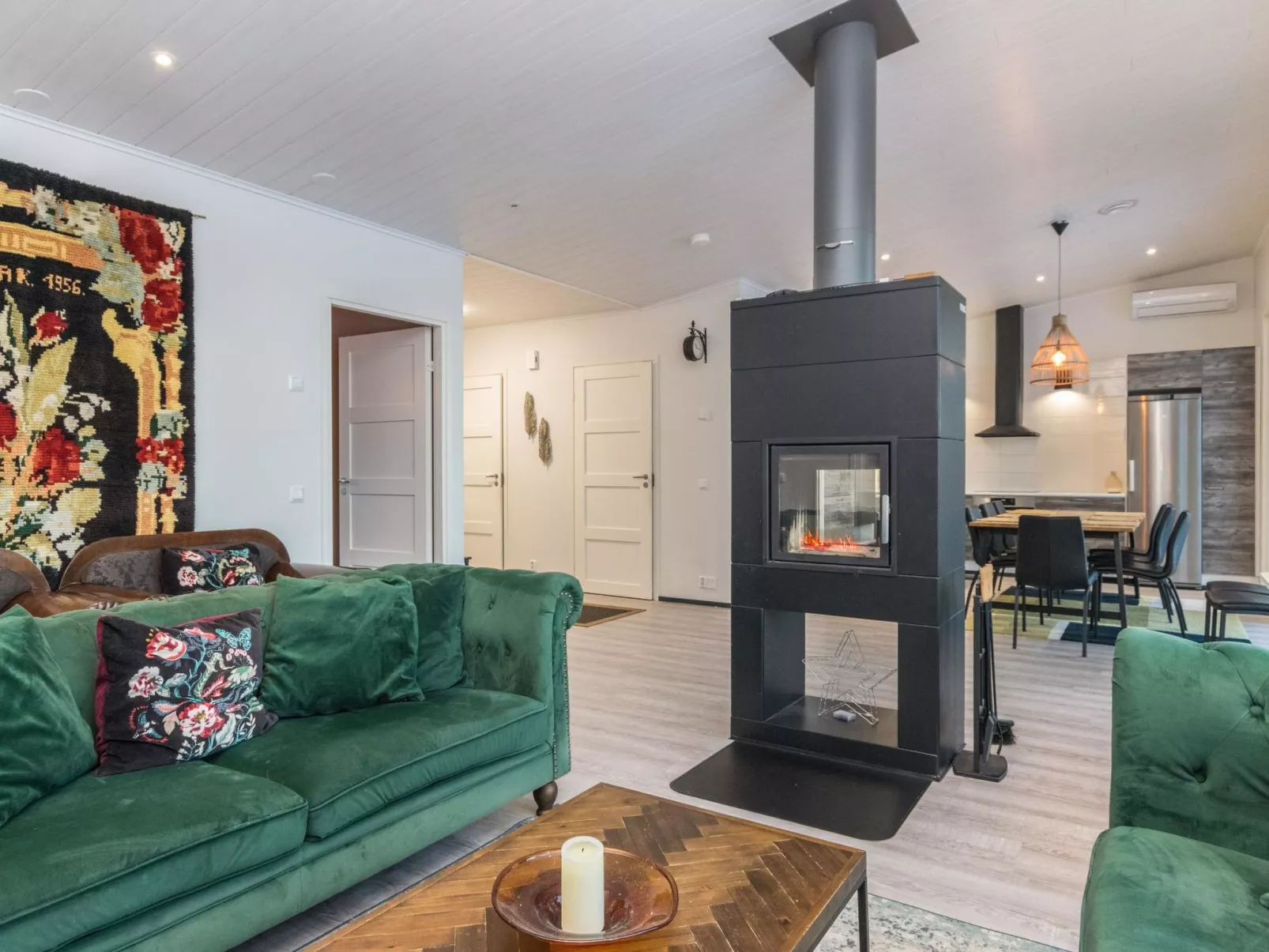 Villa karhentimantti-Dedans