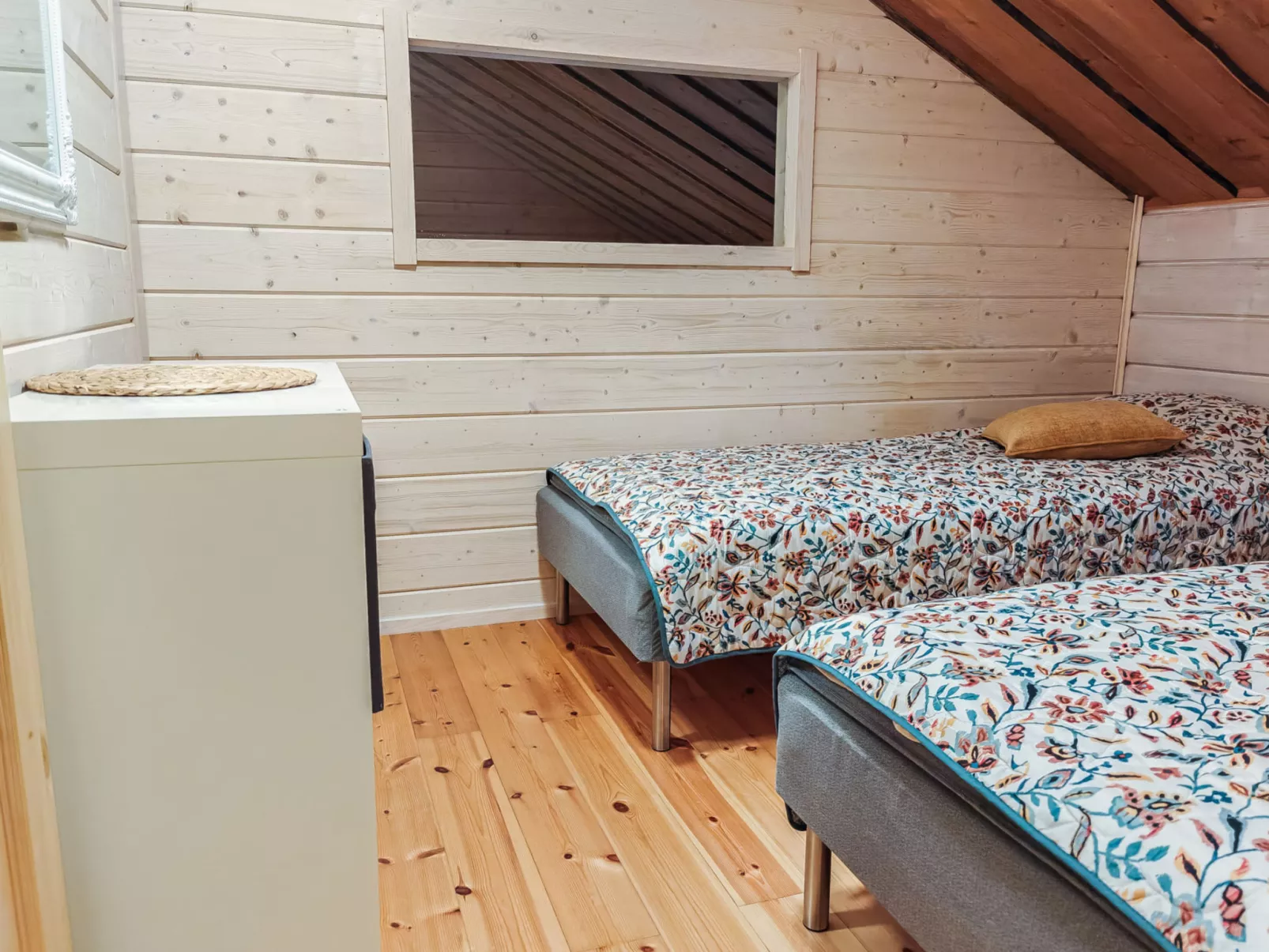 Kevätruska a-Dedans