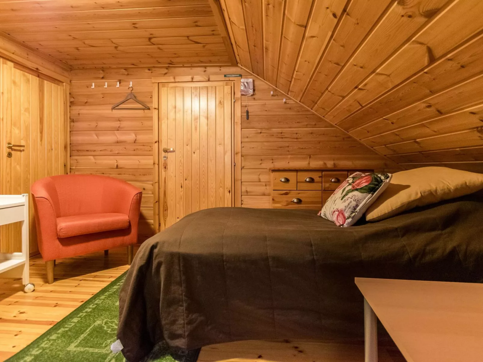 Kilpolan karoliina-Dedans