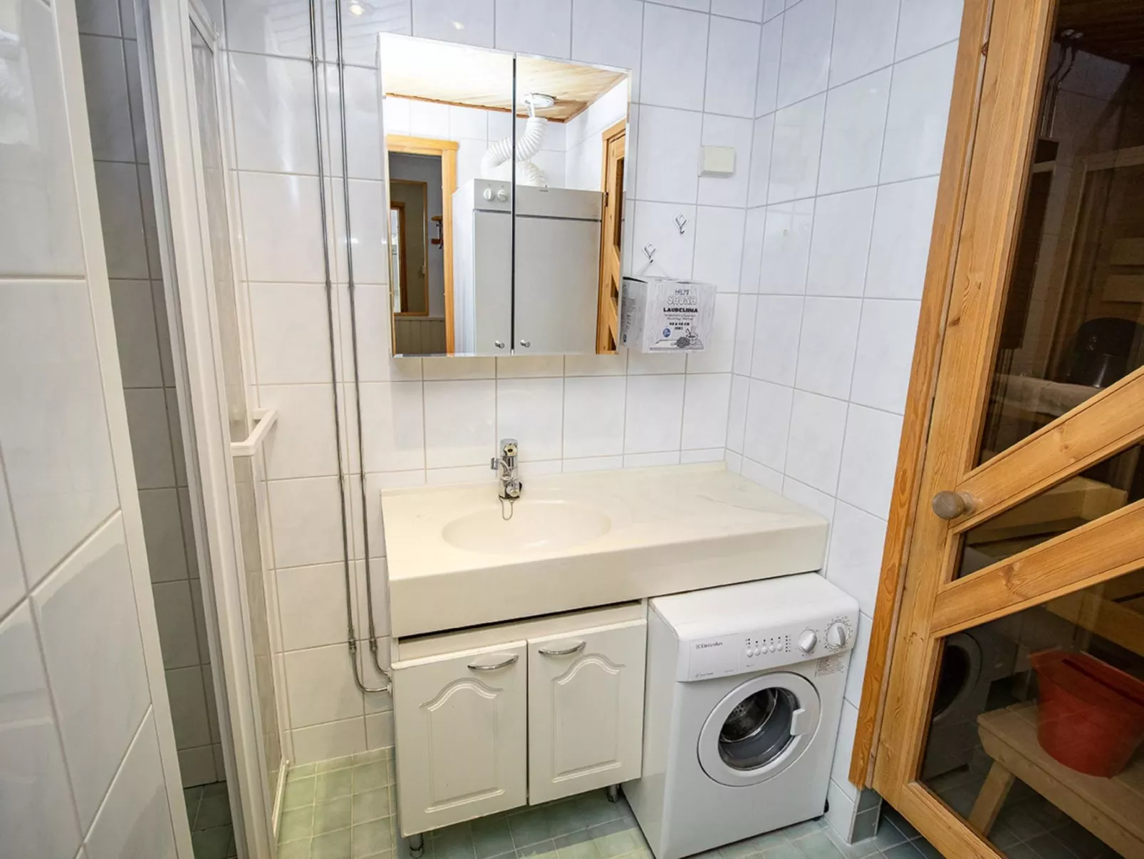 Lomariekko 6 a 2-Inside