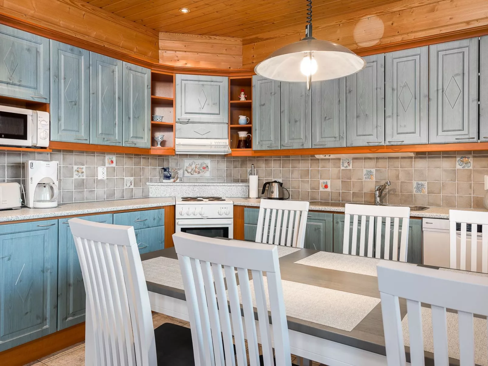 Kinostupa 2a (15-16)