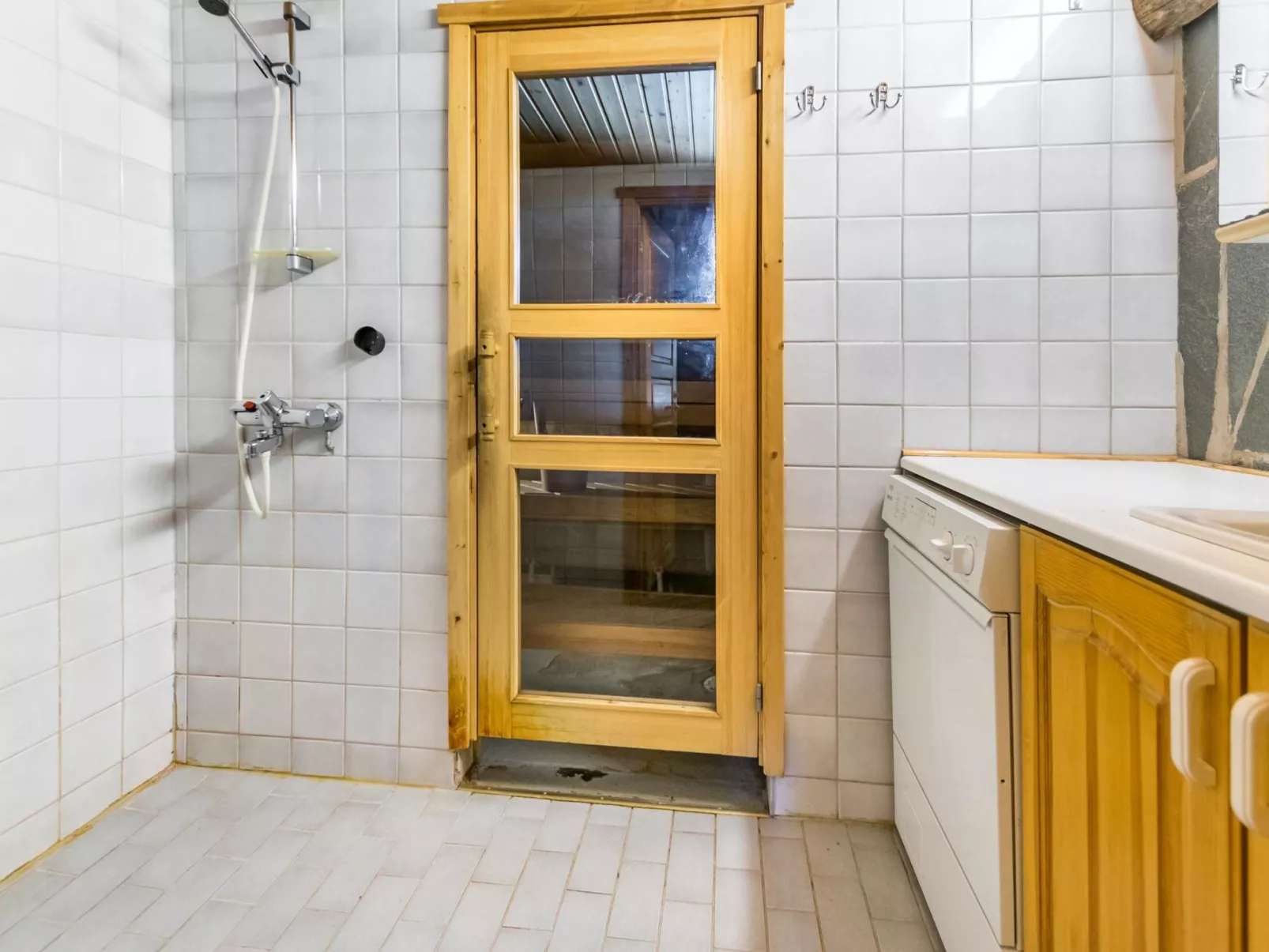 Seitsemän savua 3-Drinnen