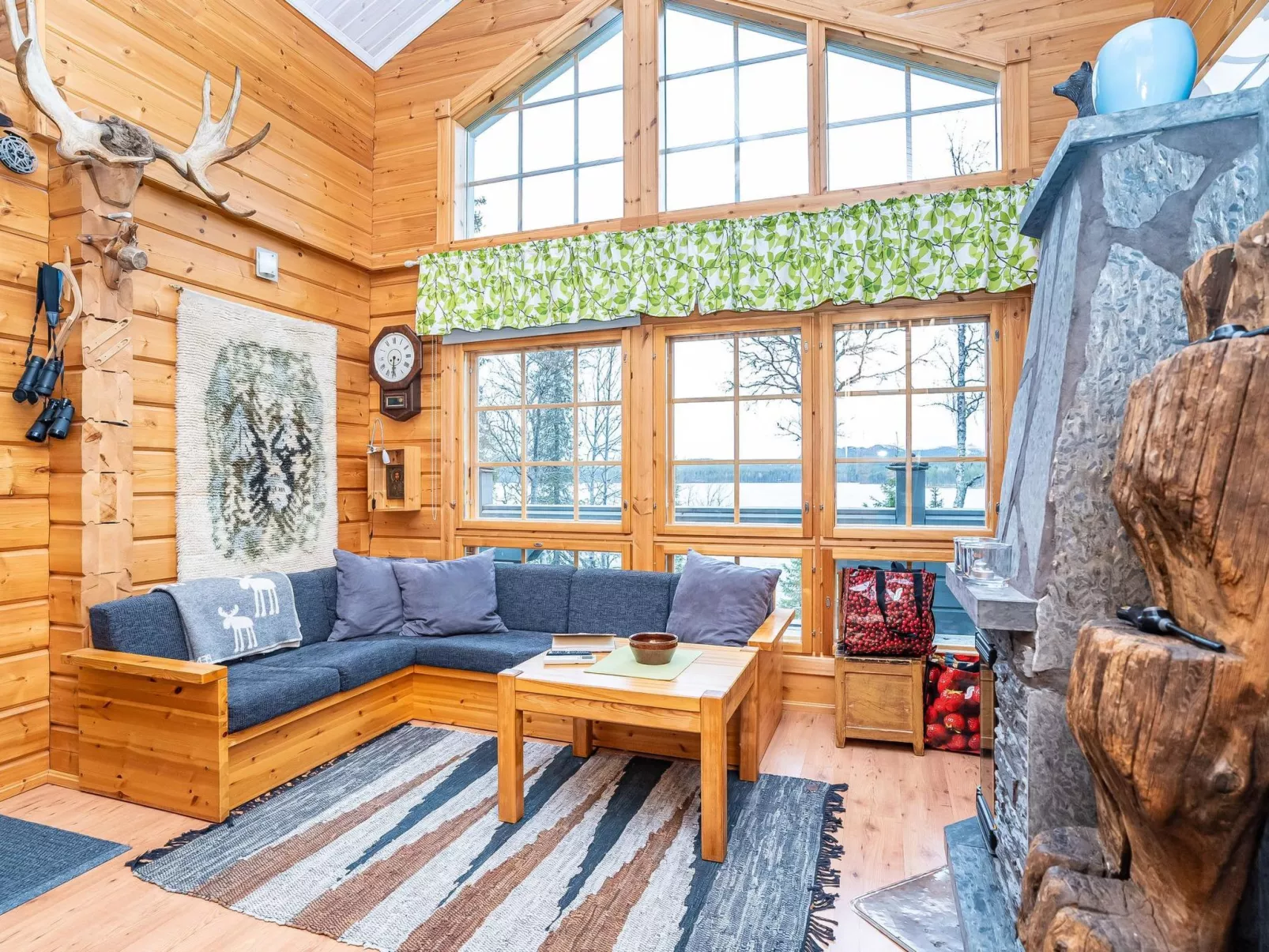 Rukaniemen kontio-Dedans