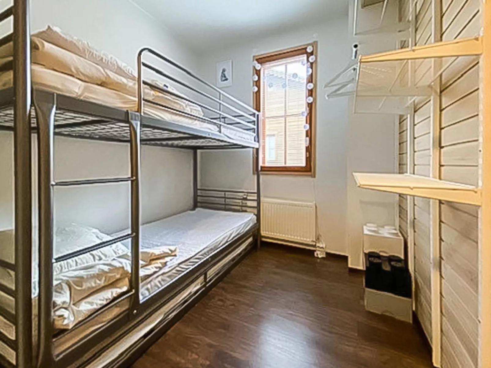 Länsirinne c 12-Dedans