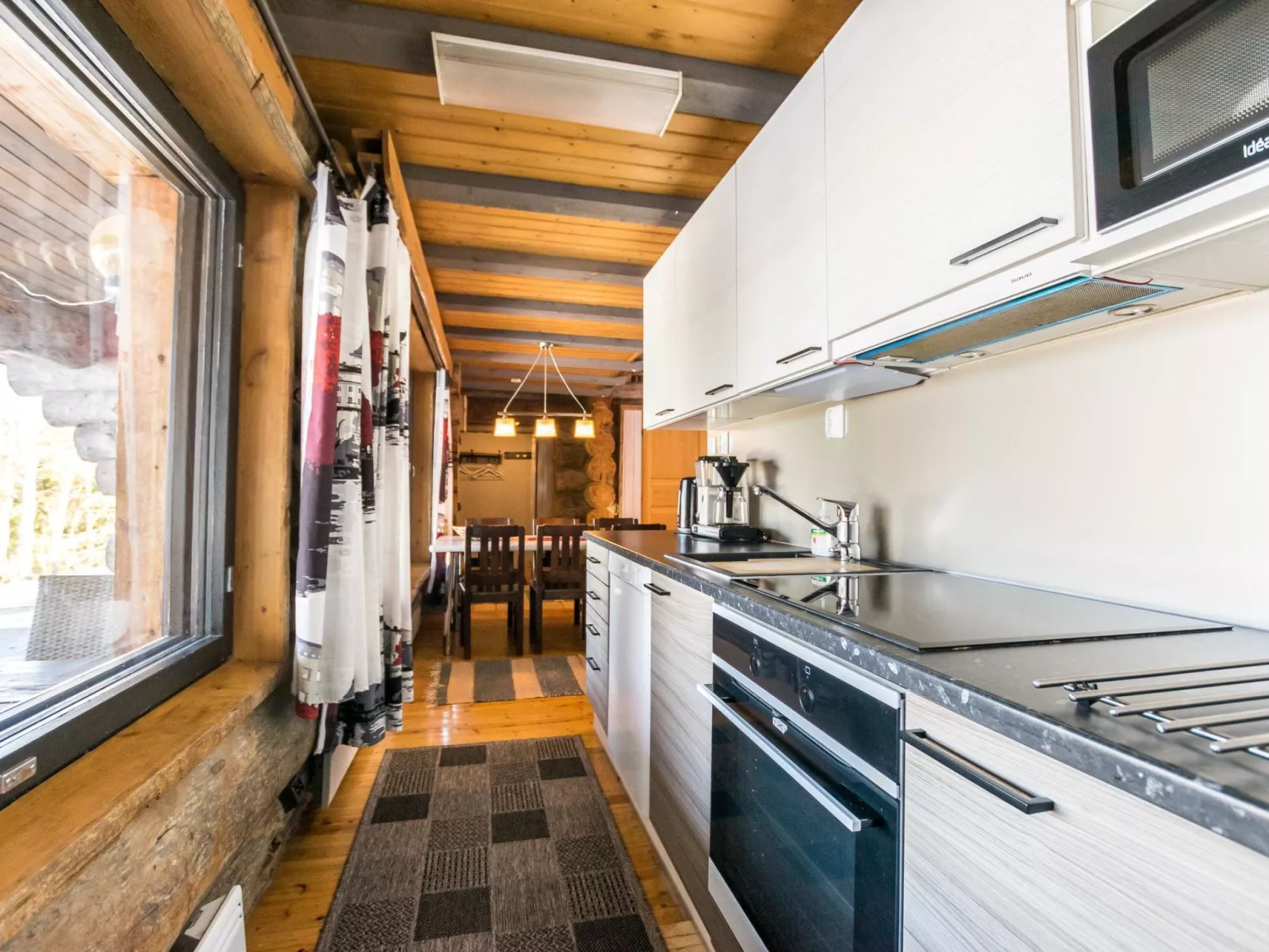 Mustalampi 2 kurkiaura-Dedans