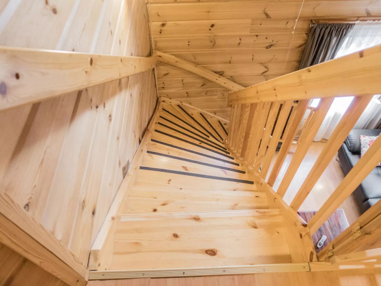 Klz 10. opaali-Dedans