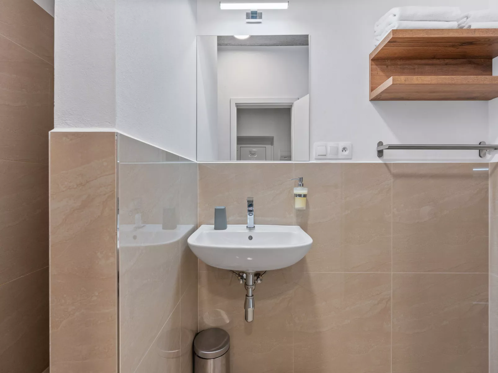 Lakeview Luxury Lodge & Garden-Dedans