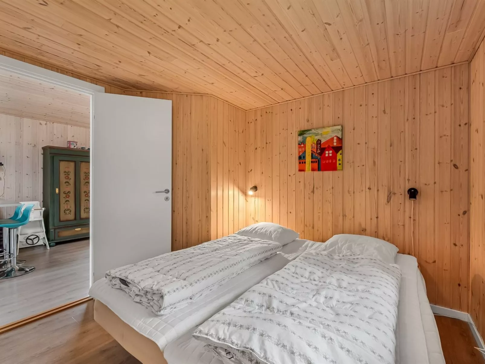 "Teija" - 600m to the fjord-Drinnen