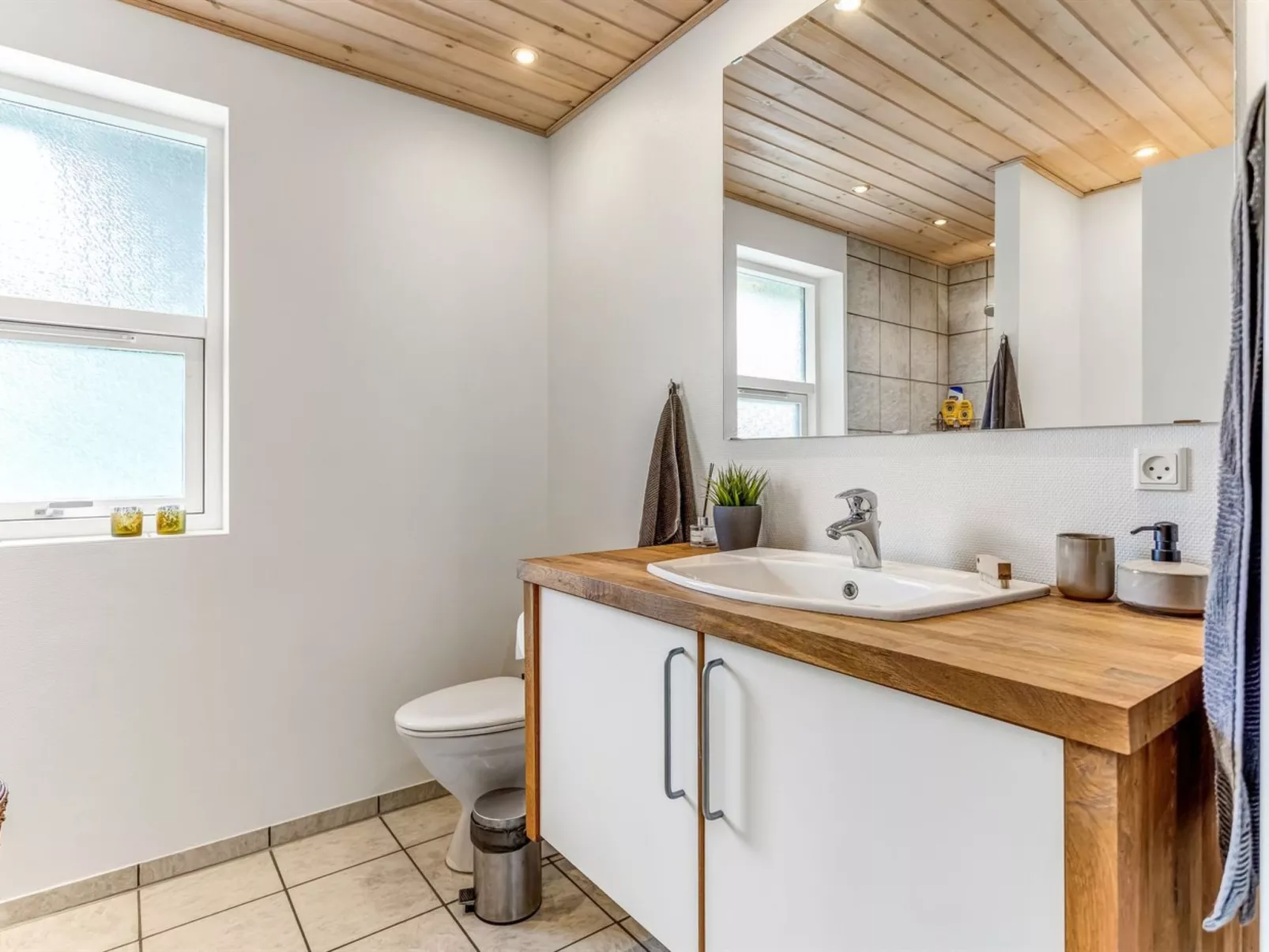 "Varpu" - 1.5km from the sea-Dedans