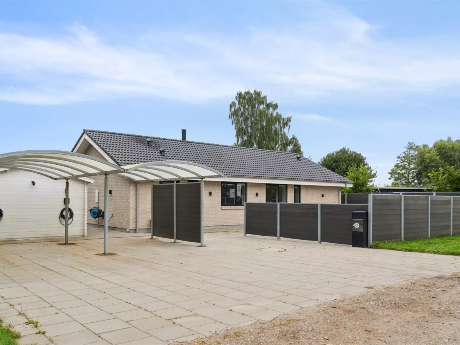 "Thyra" - 50m to the fjord-Draußen