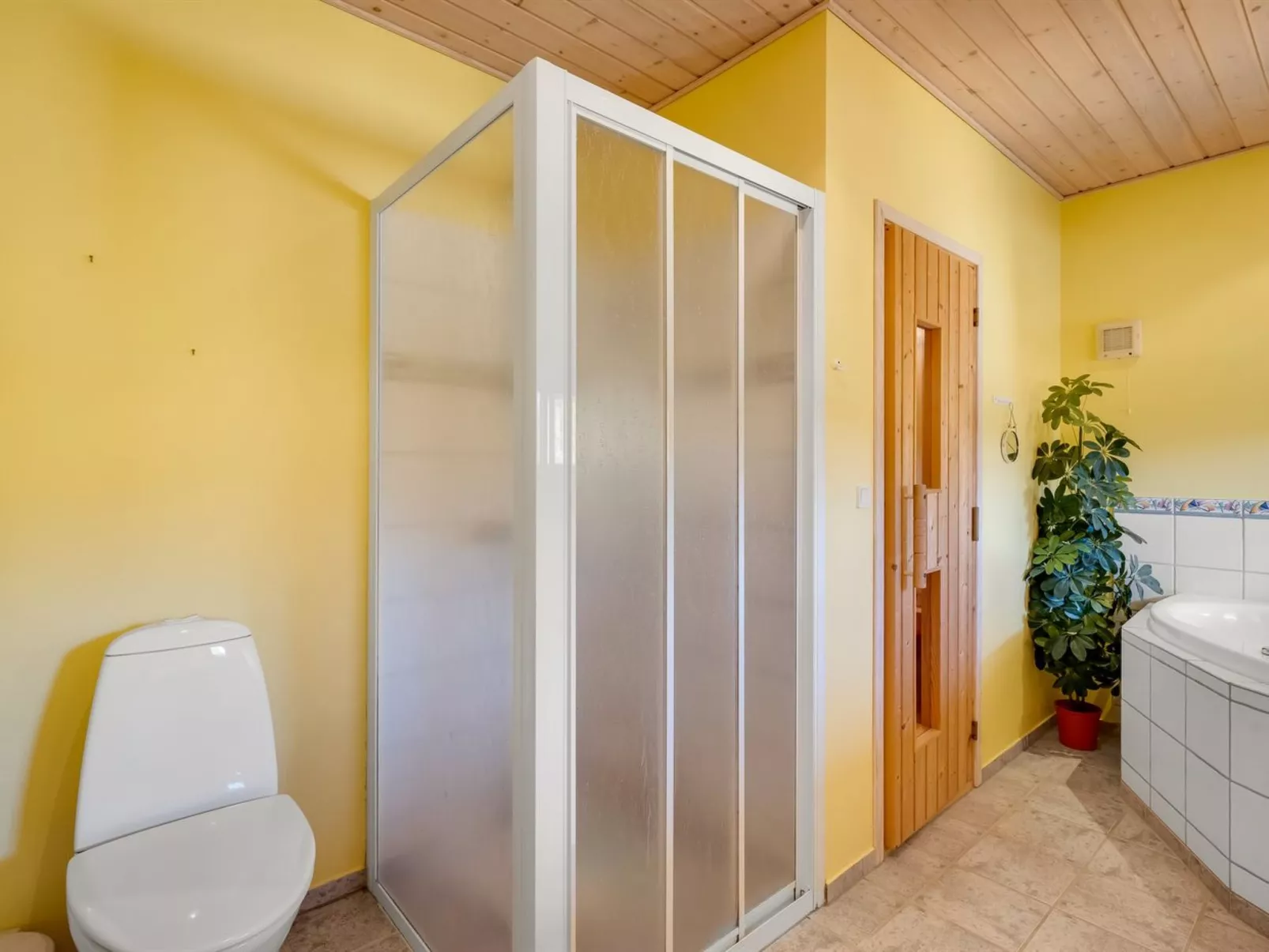 "Jeip" - 2.1km from the sea-Dedans