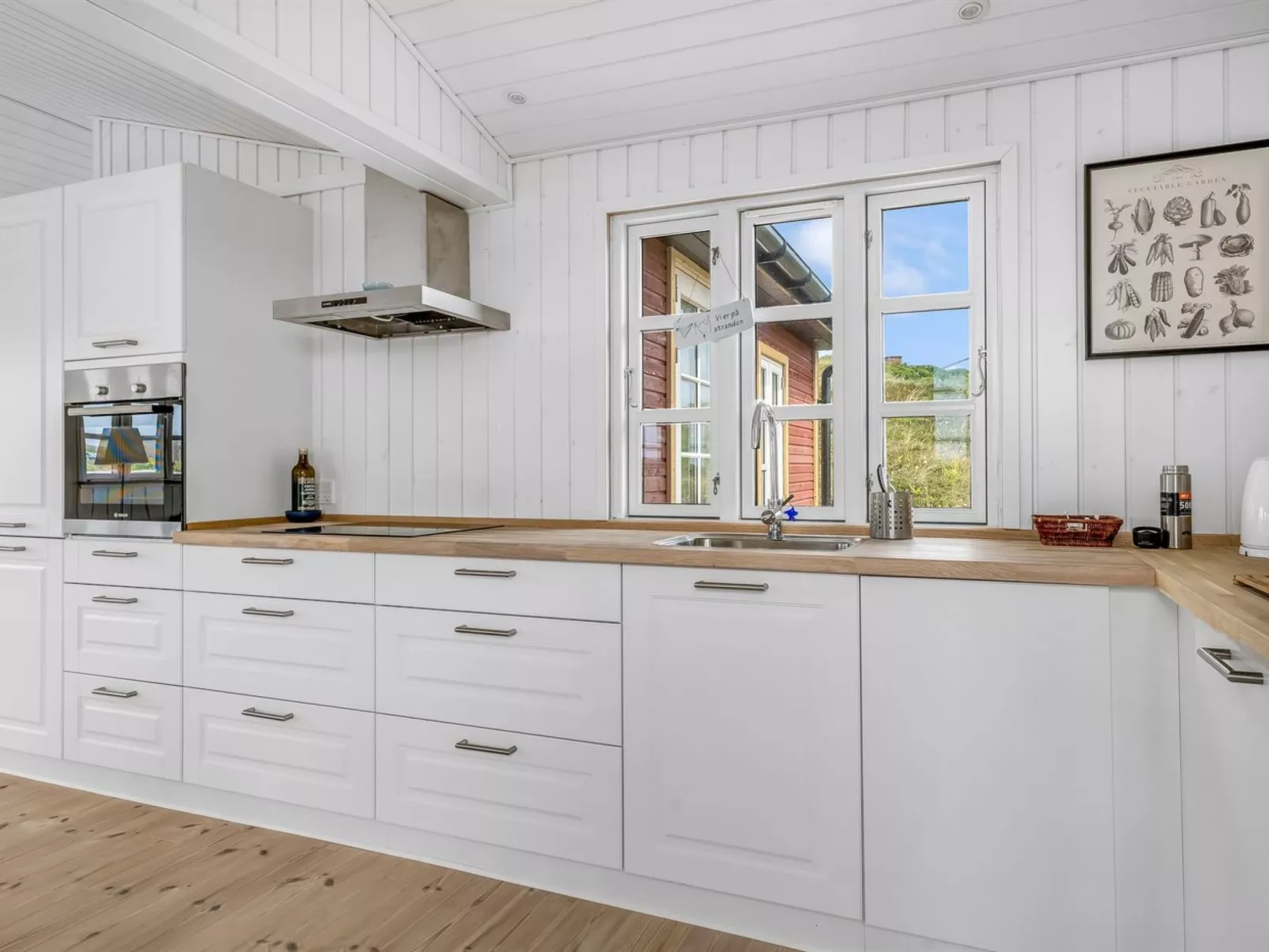 "Thine" - 250m from the sea-Dedans