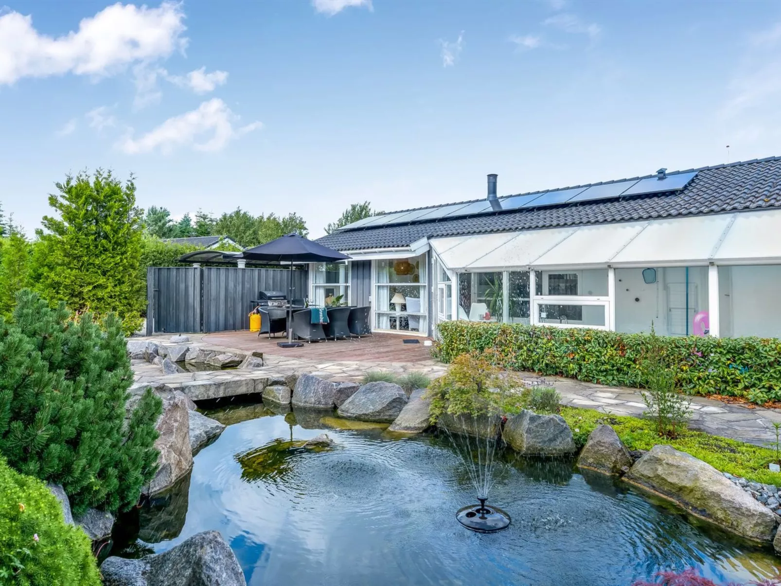 "Ellie" - 700m from the sea-Outside