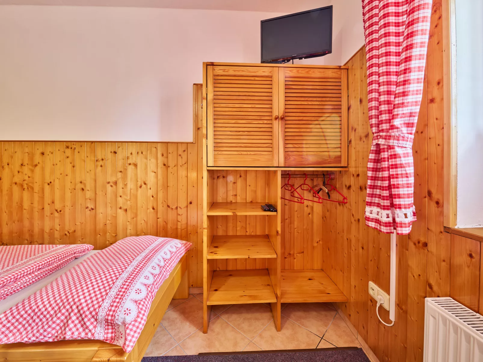 U Švýcarského dvora I-Dedans