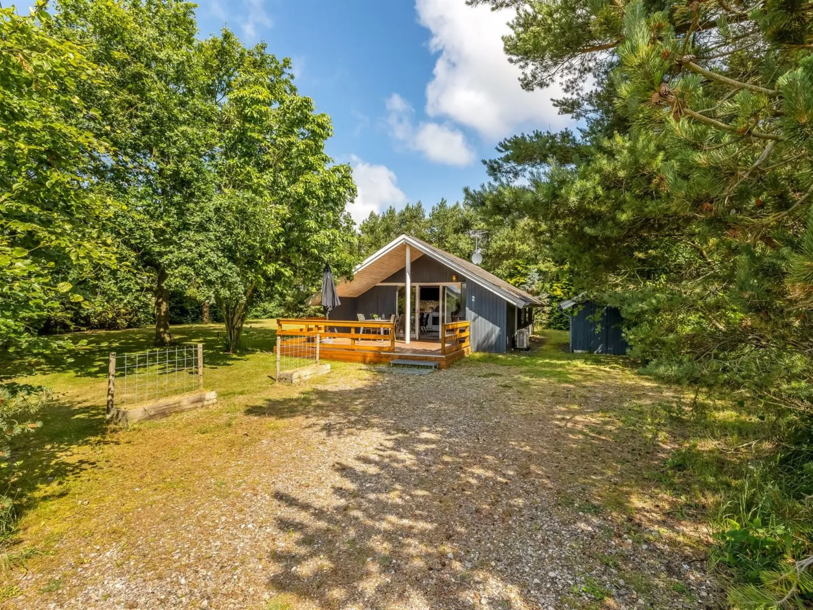 "Yarla" - 500m to the fjord-Outside